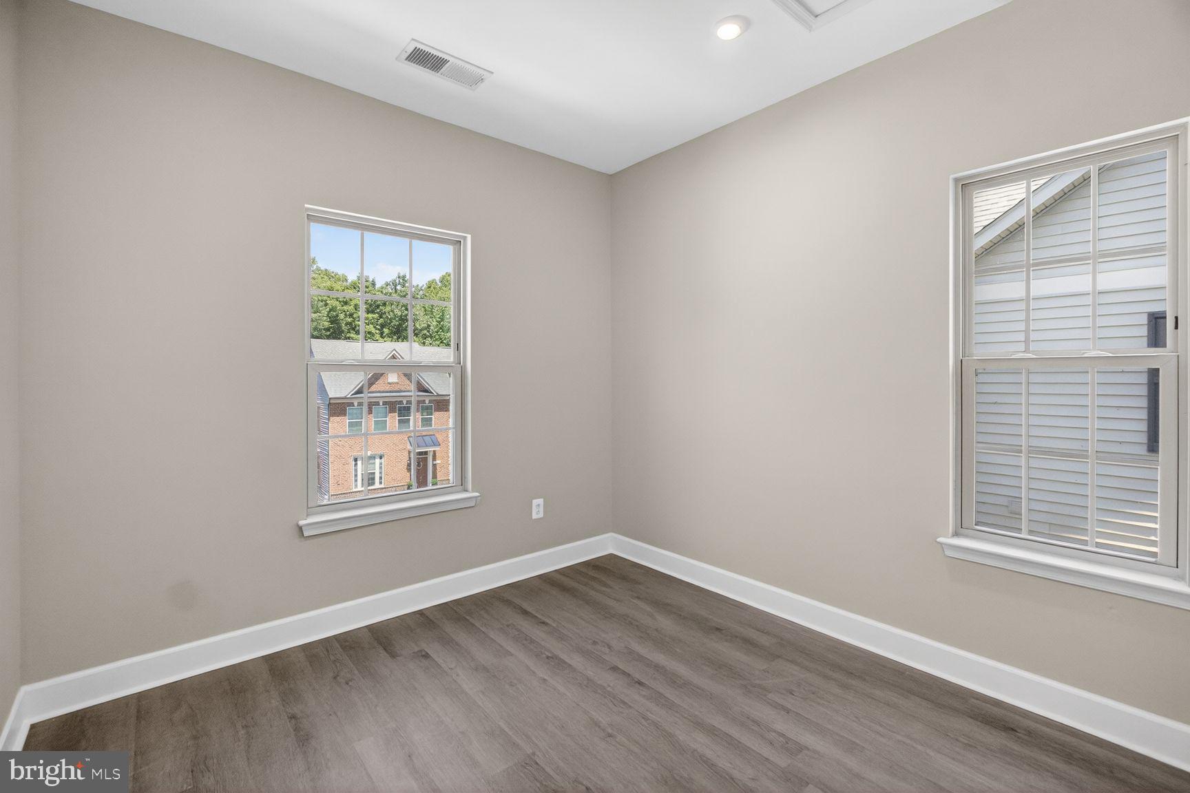 PARKSIDE - Residential