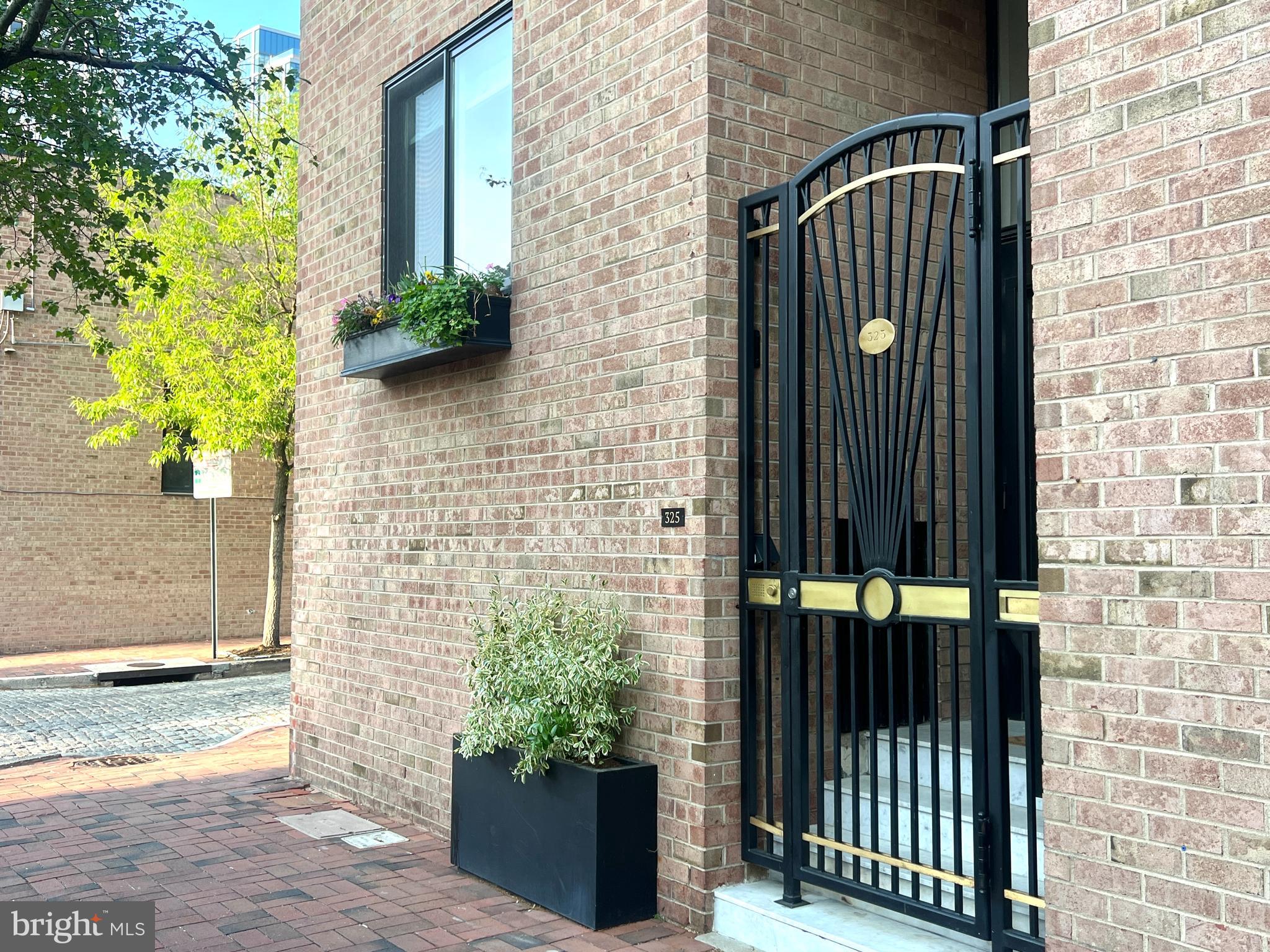 SOCIETY HILL - Residential