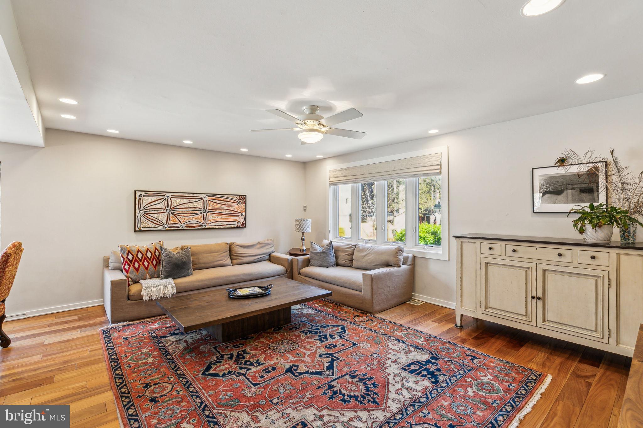 SOCIETY HILL - Residential