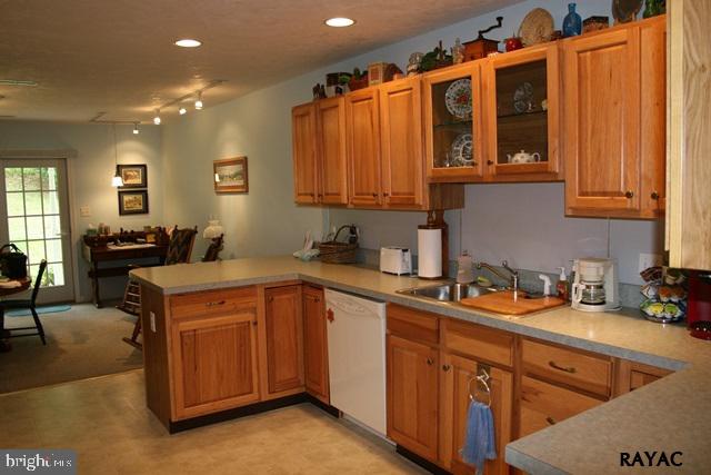 ROTH'S FARM VILLAGE - Residential