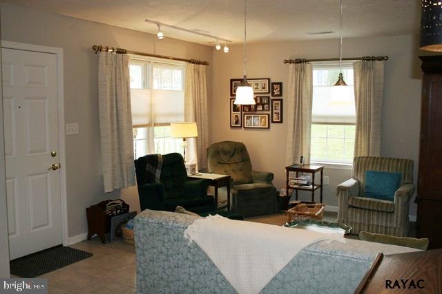 ROTH'S FARM VILLAGE - Residential