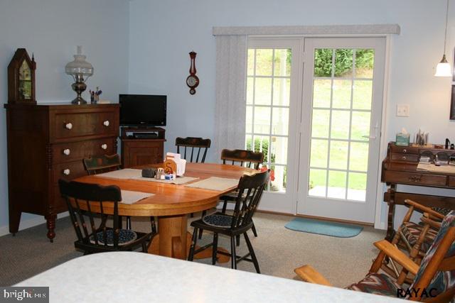 ROTH'S FARM VILLAGE - Residential