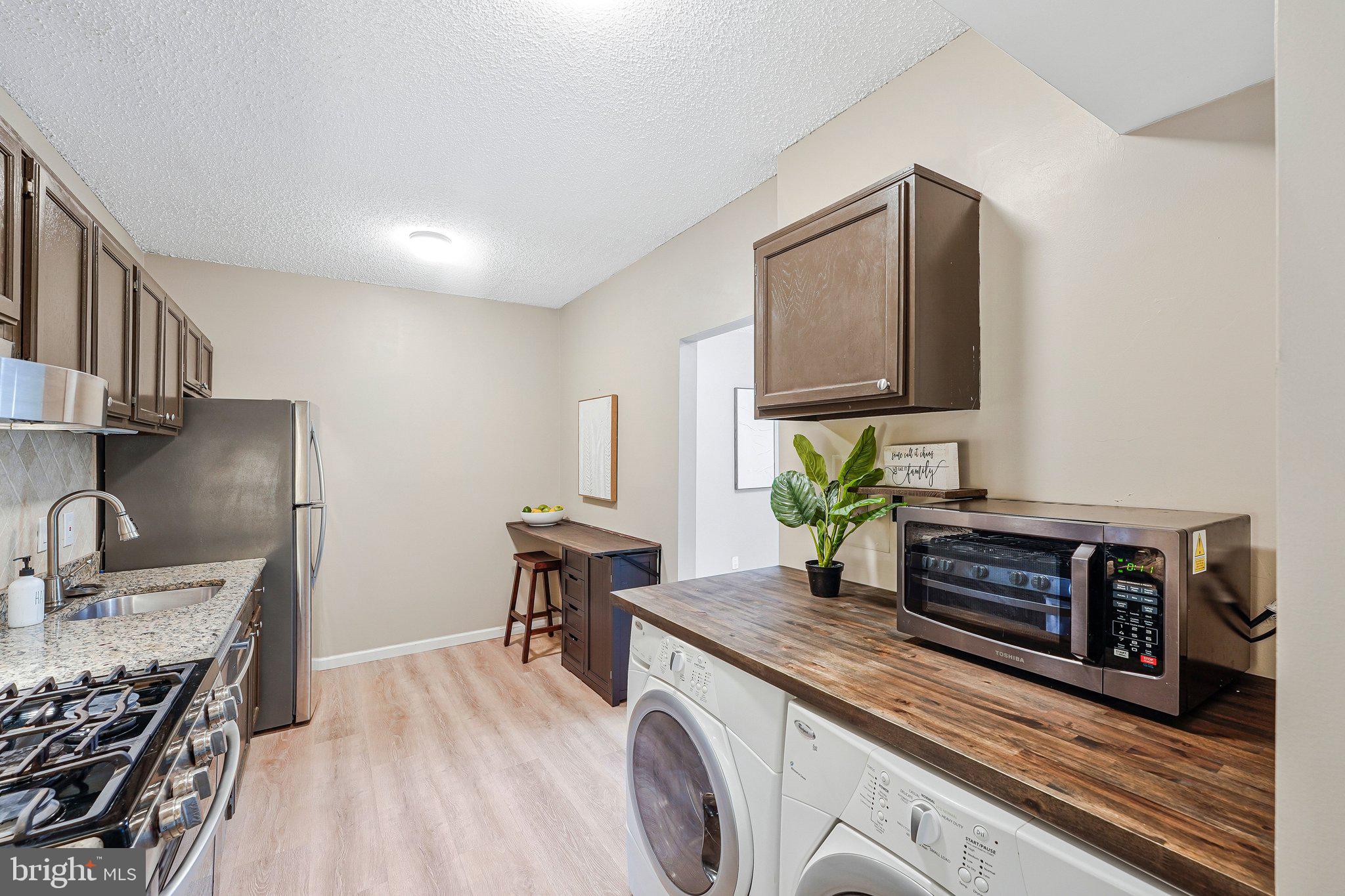 HUNTERS WOODS VILLAGE - Residential