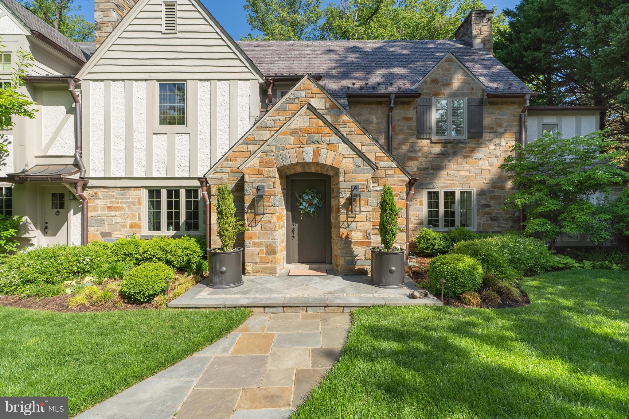 SPRING VALLEY - Residential