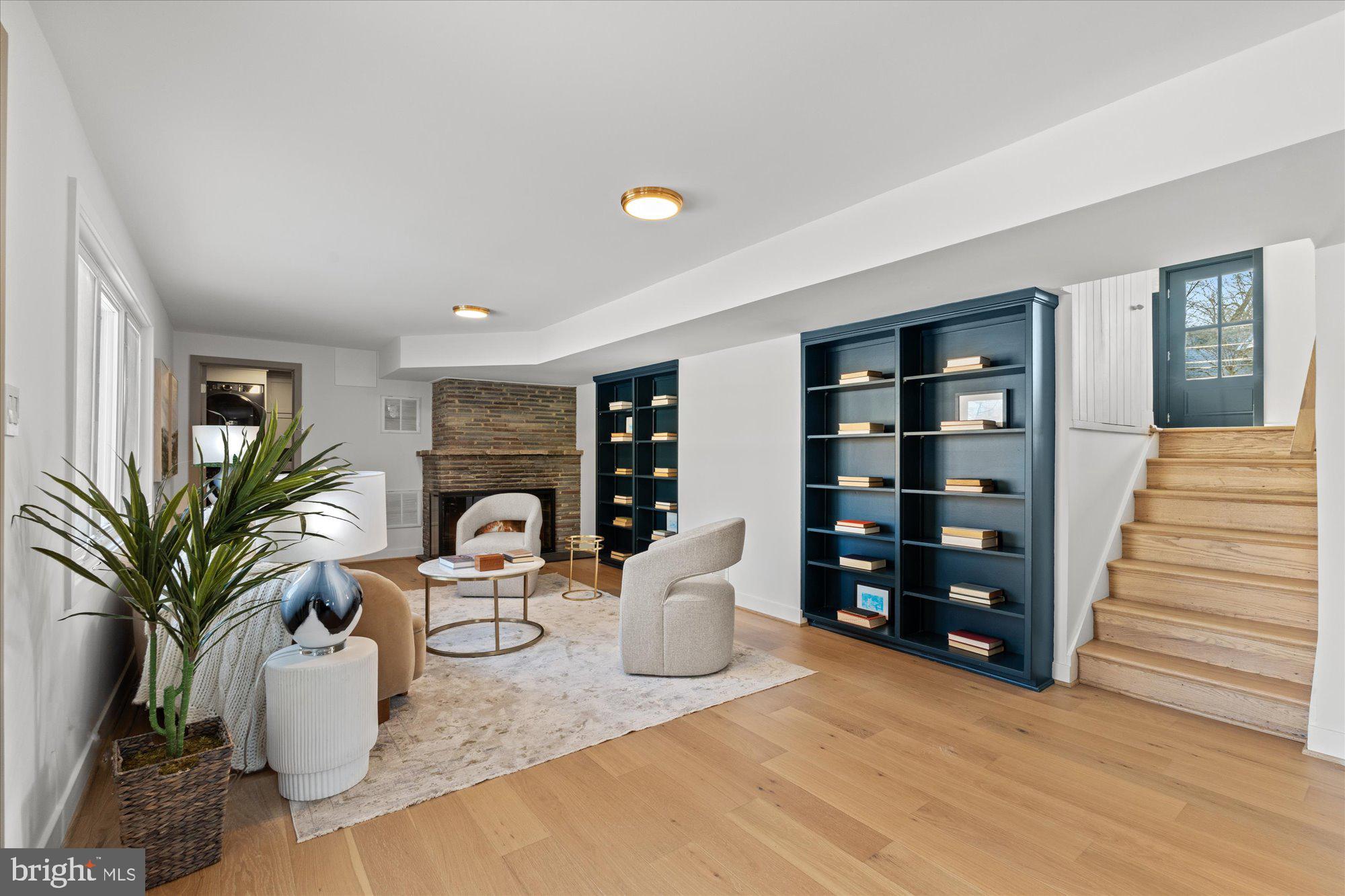 MAPLEWOOD MANOR - Residential