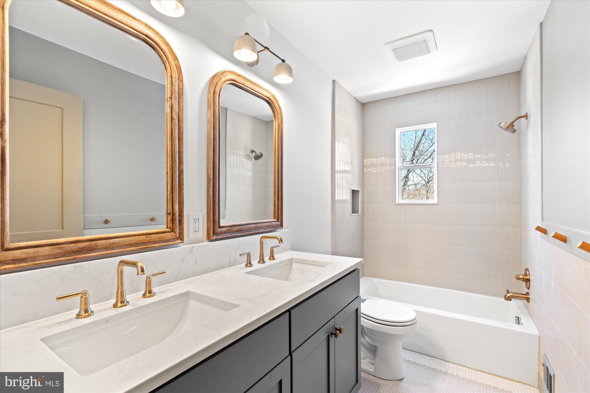 MAPLEWOOD MANOR - Residential