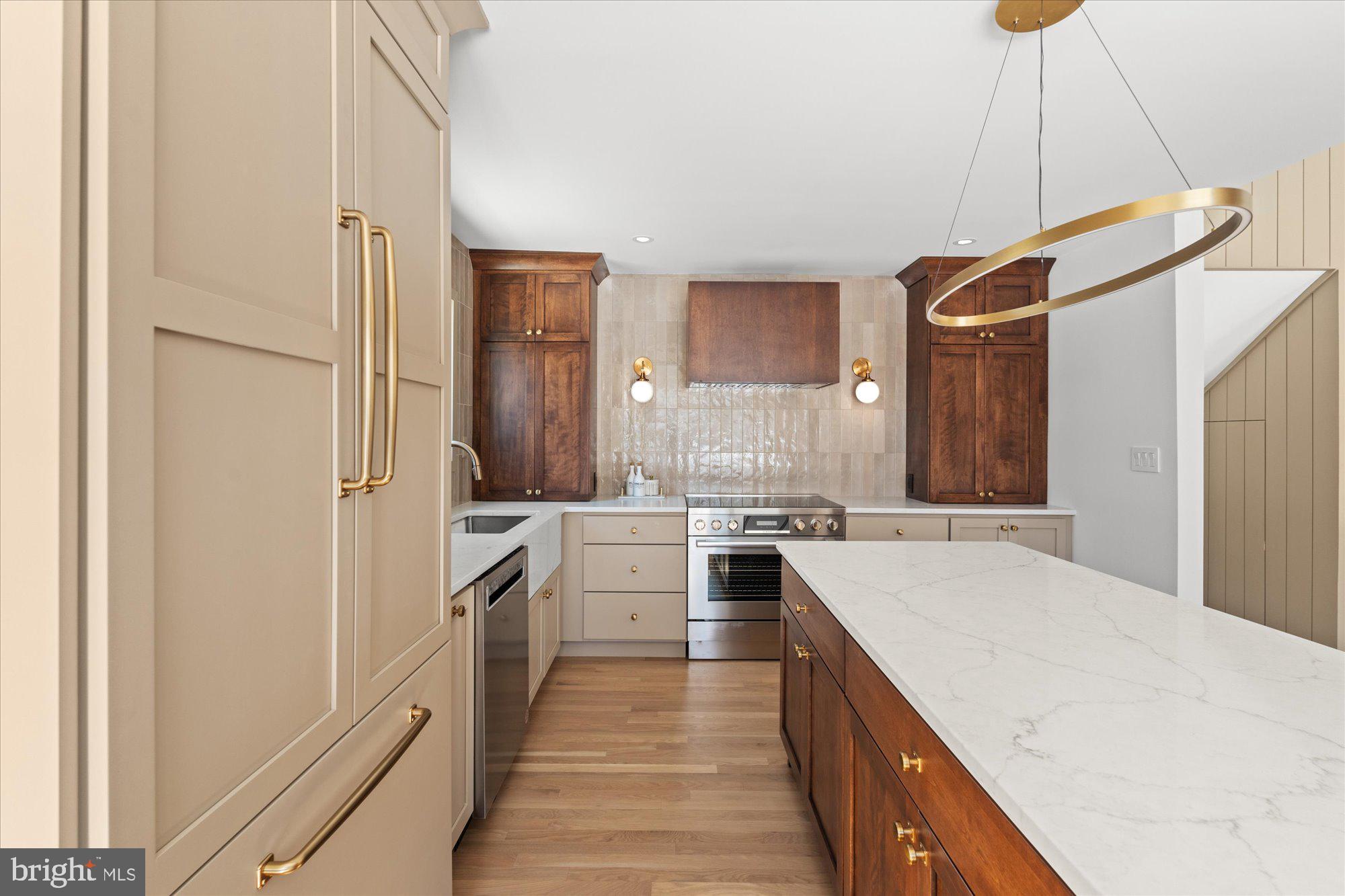 MAPLEWOOD MANOR - Residential