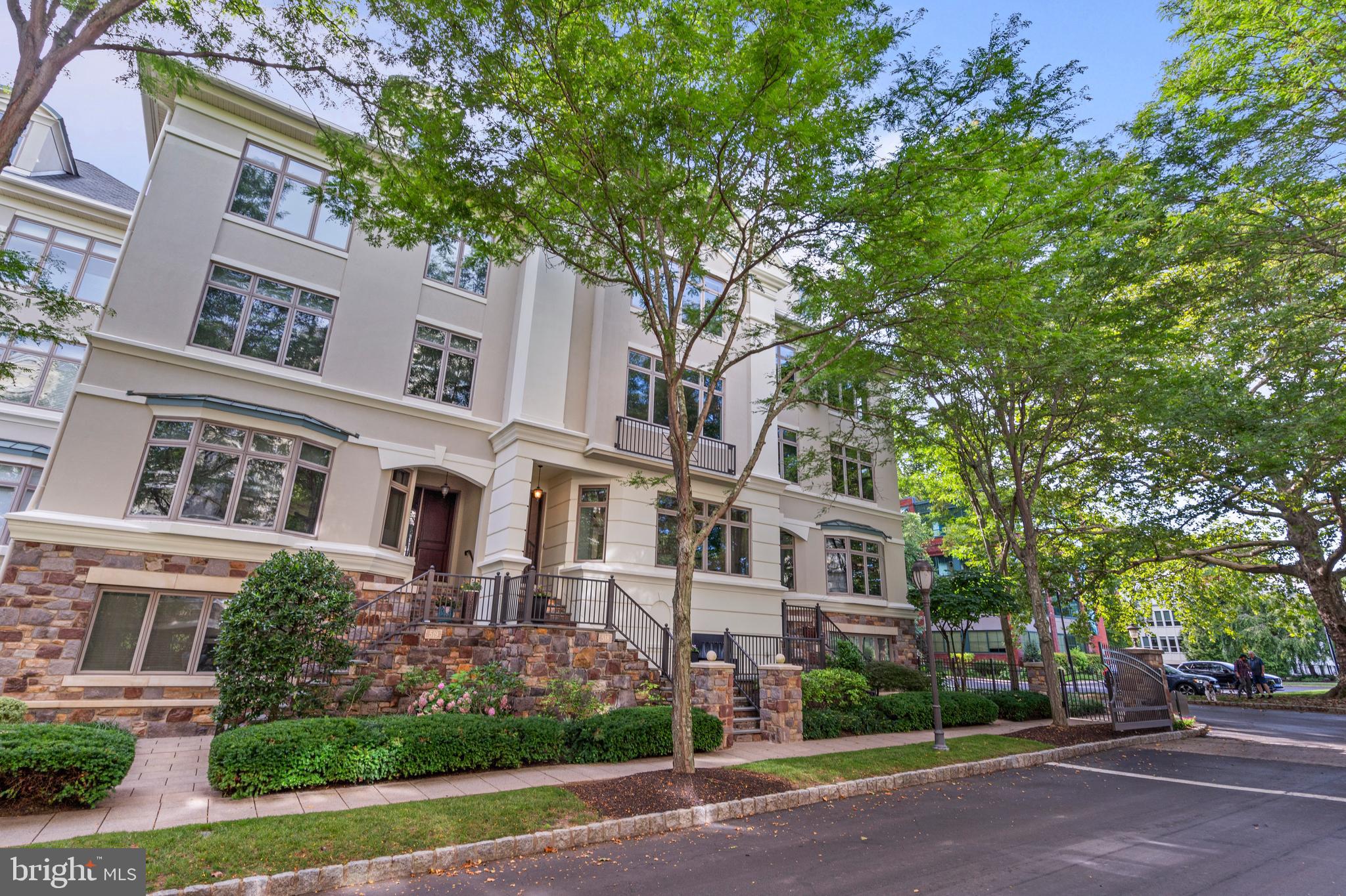 WATERVIEW PLACE - Residential