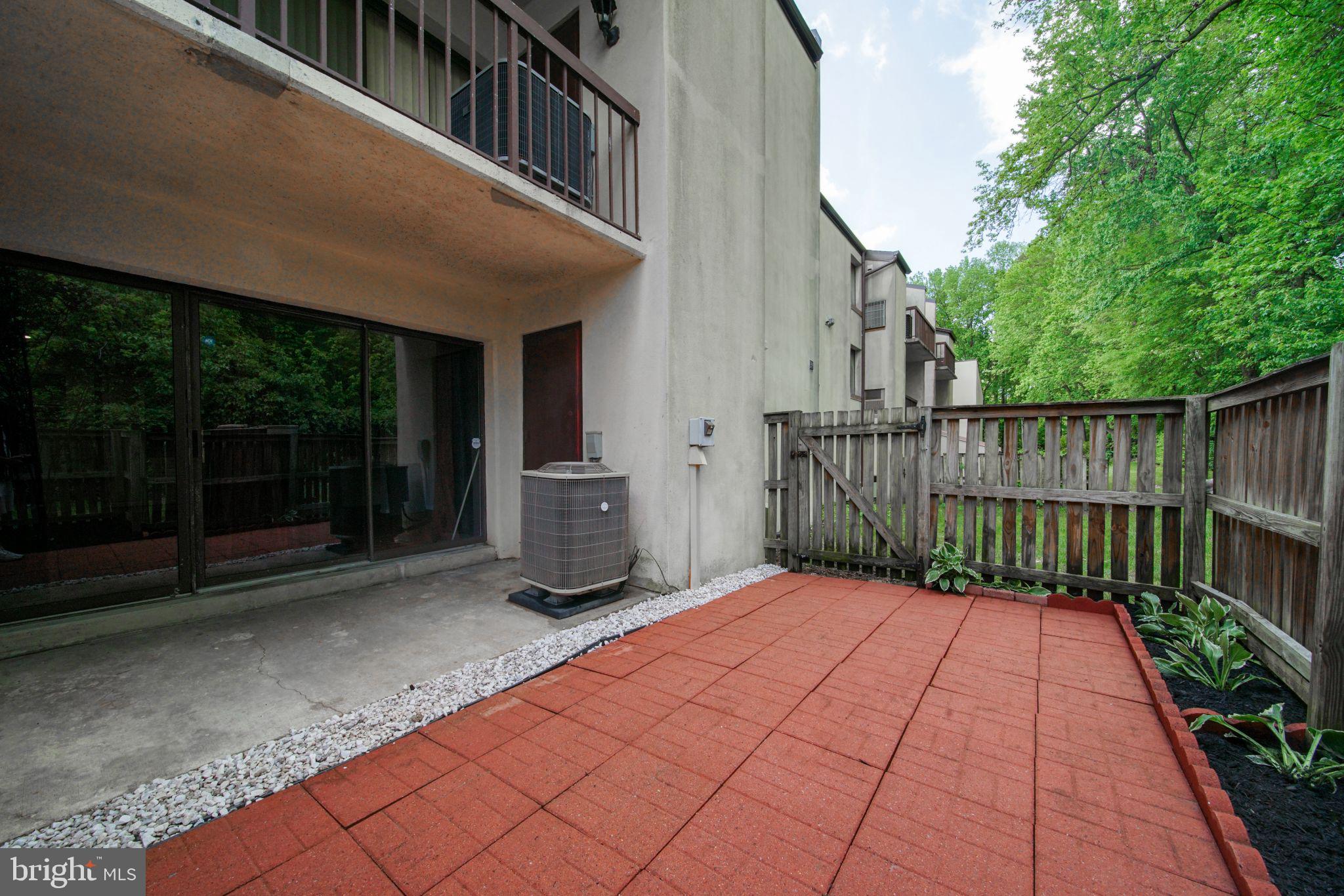 TREETOP CONDO - Residential