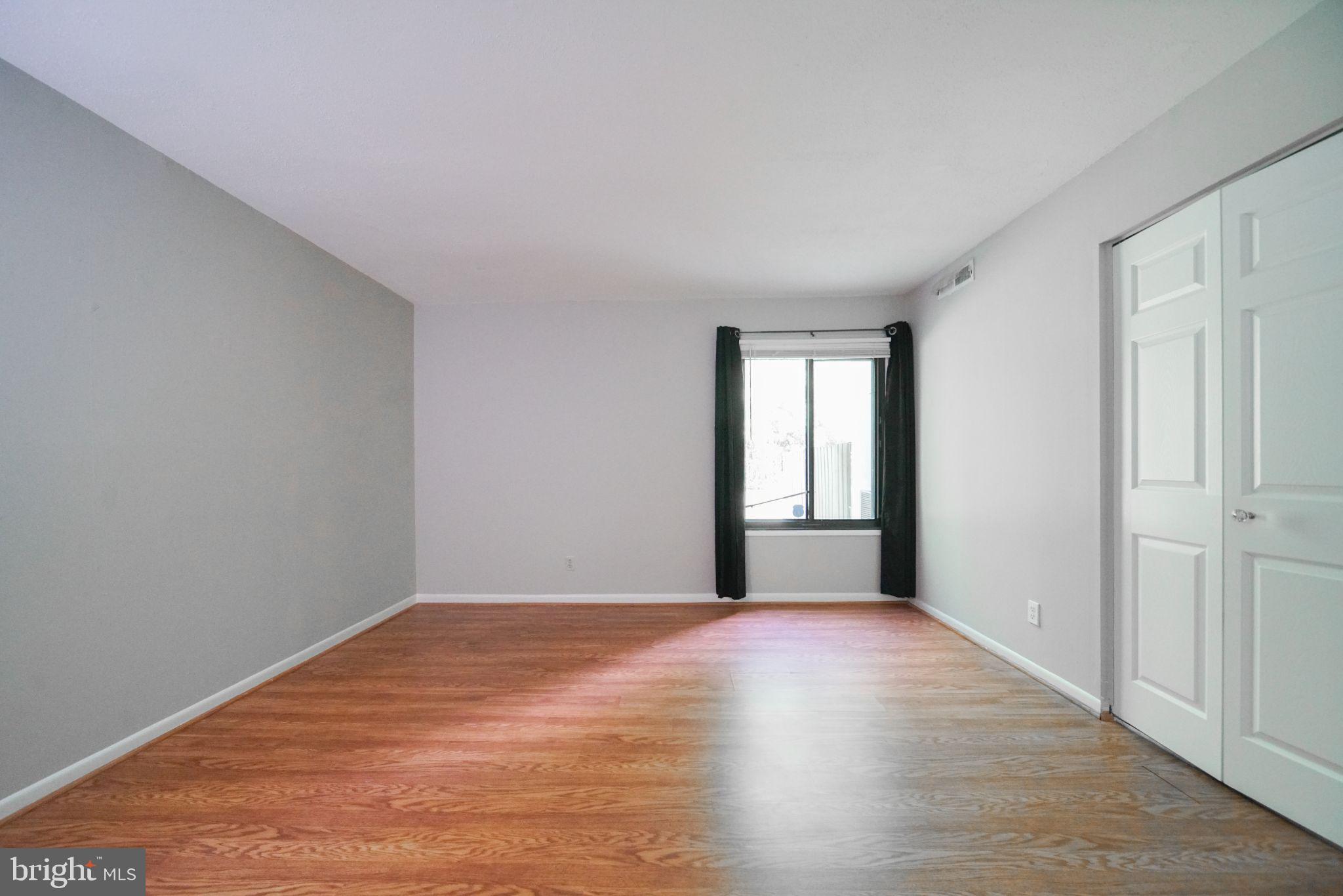 TREETOP CONDO - Residential