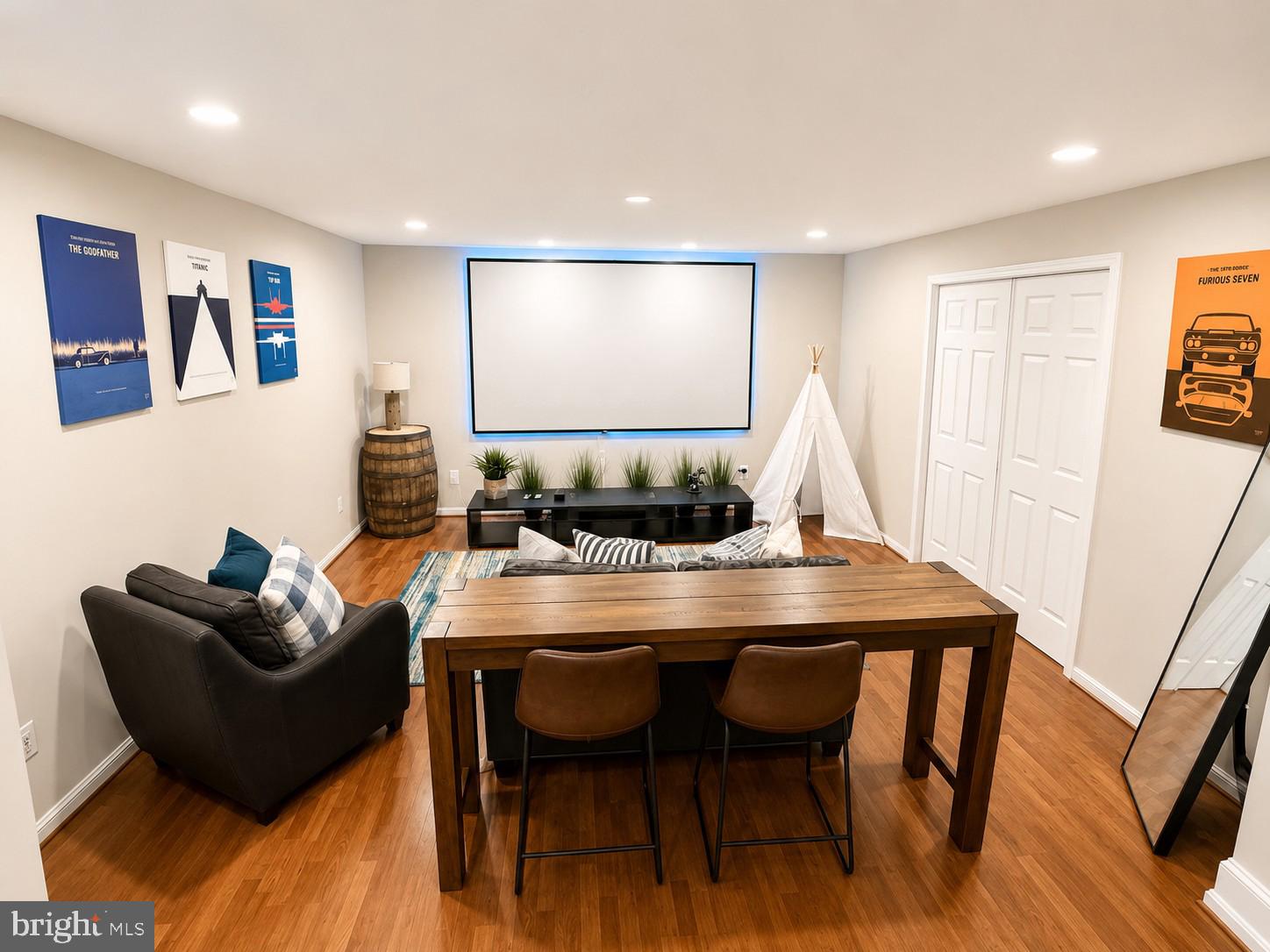 POTOMAC LAKES - Residential