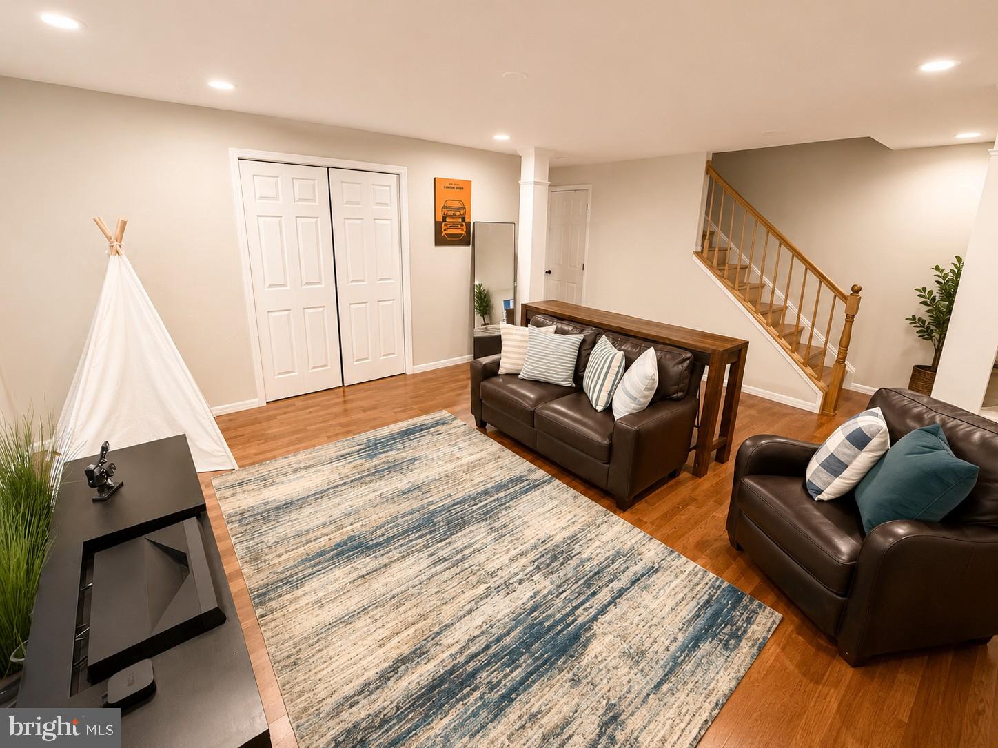 POTOMAC LAKES - Residential