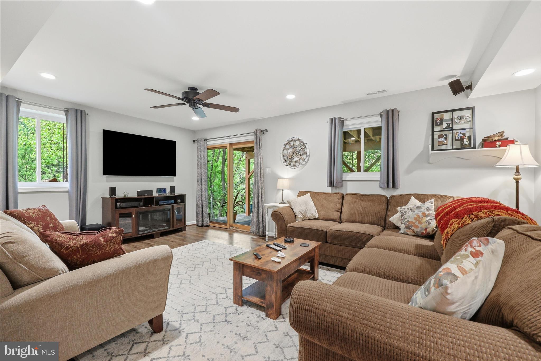THE MEADOWS - Residential