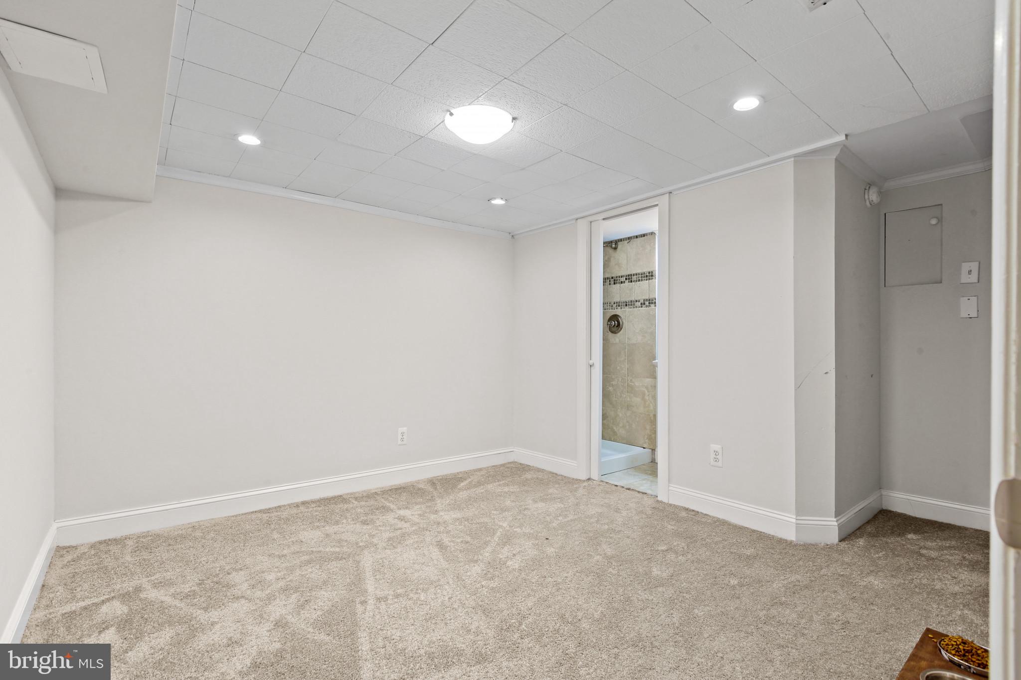 HIGHLANDTOWN - Residential
