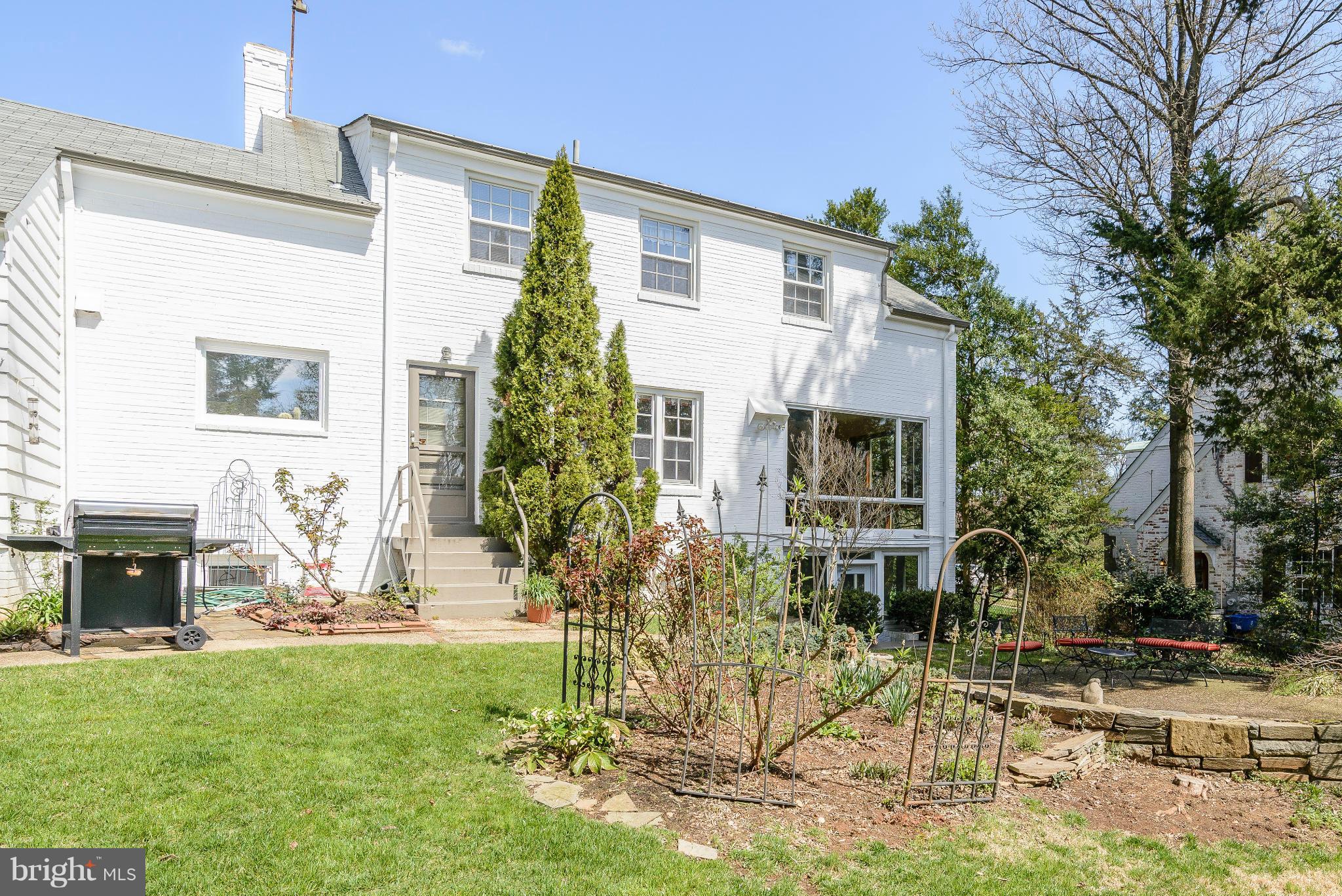 LOCUST HILL ESTATES - Residential
