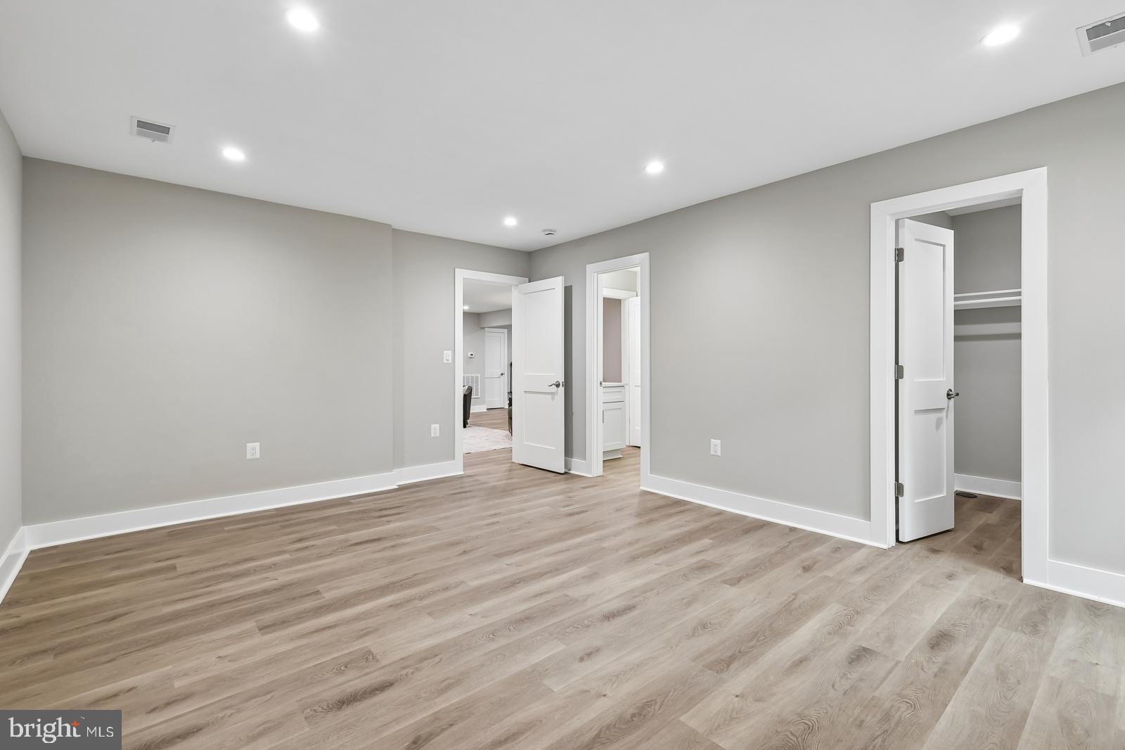 BRANDON VILLAGE - Residential