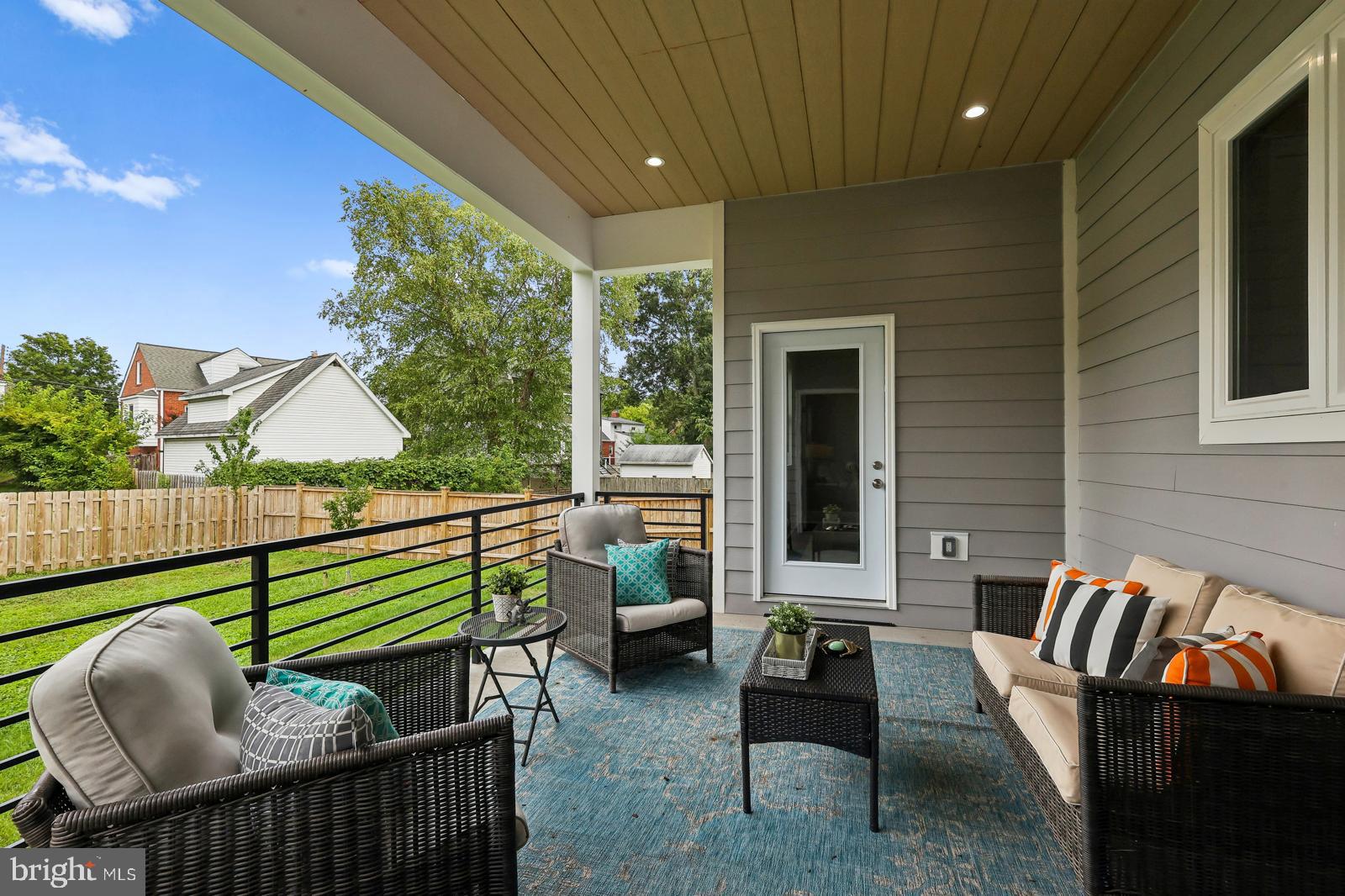 BRANDON VILLAGE - Residential