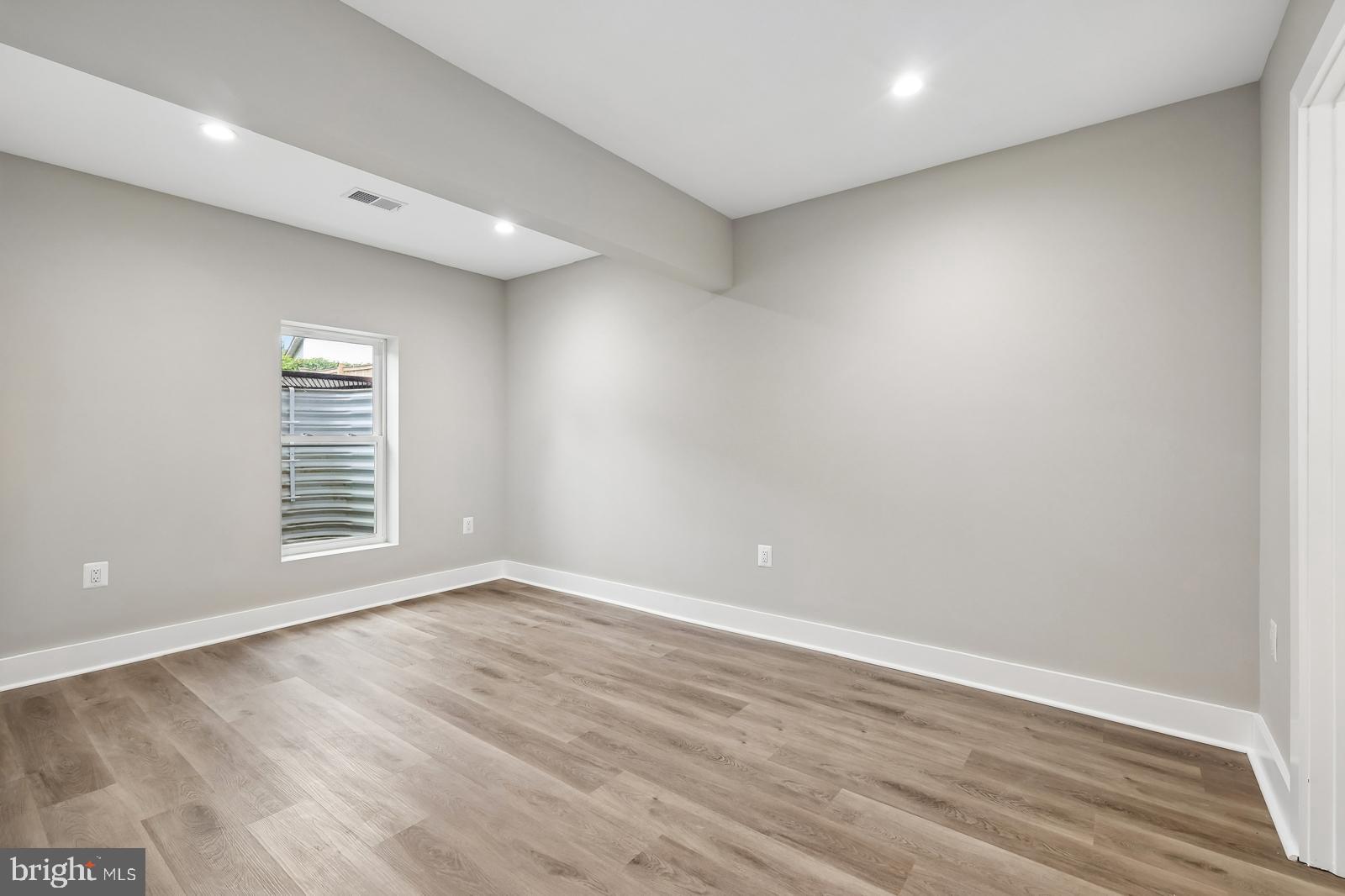 BRANDON VILLAGE - Residential