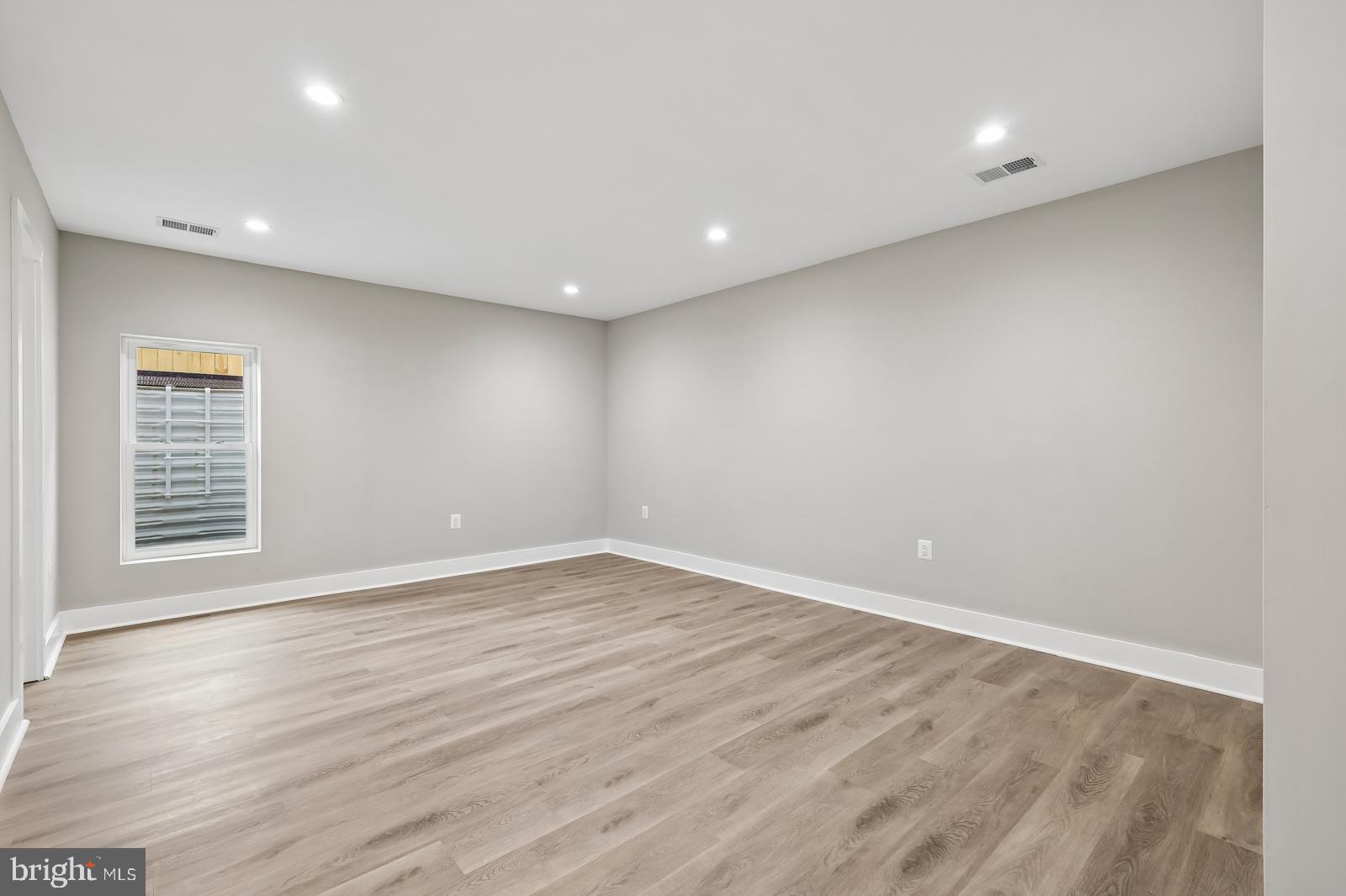 BRANDON VILLAGE - Residential