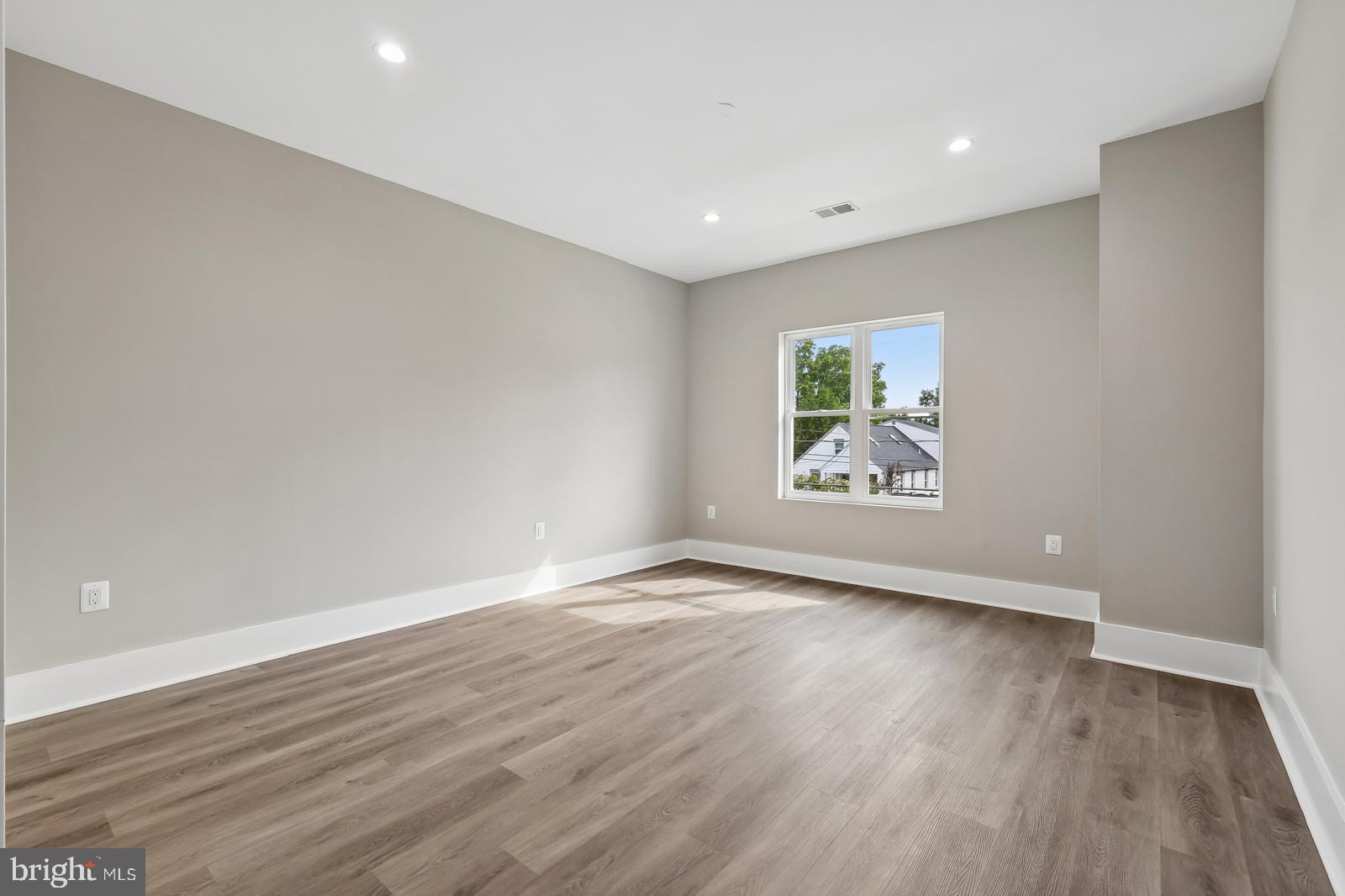 BRANDON VILLAGE - Residential