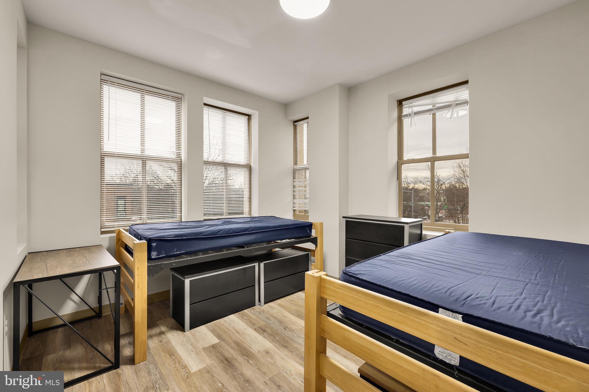 CAPITOL HILL - Residential Income