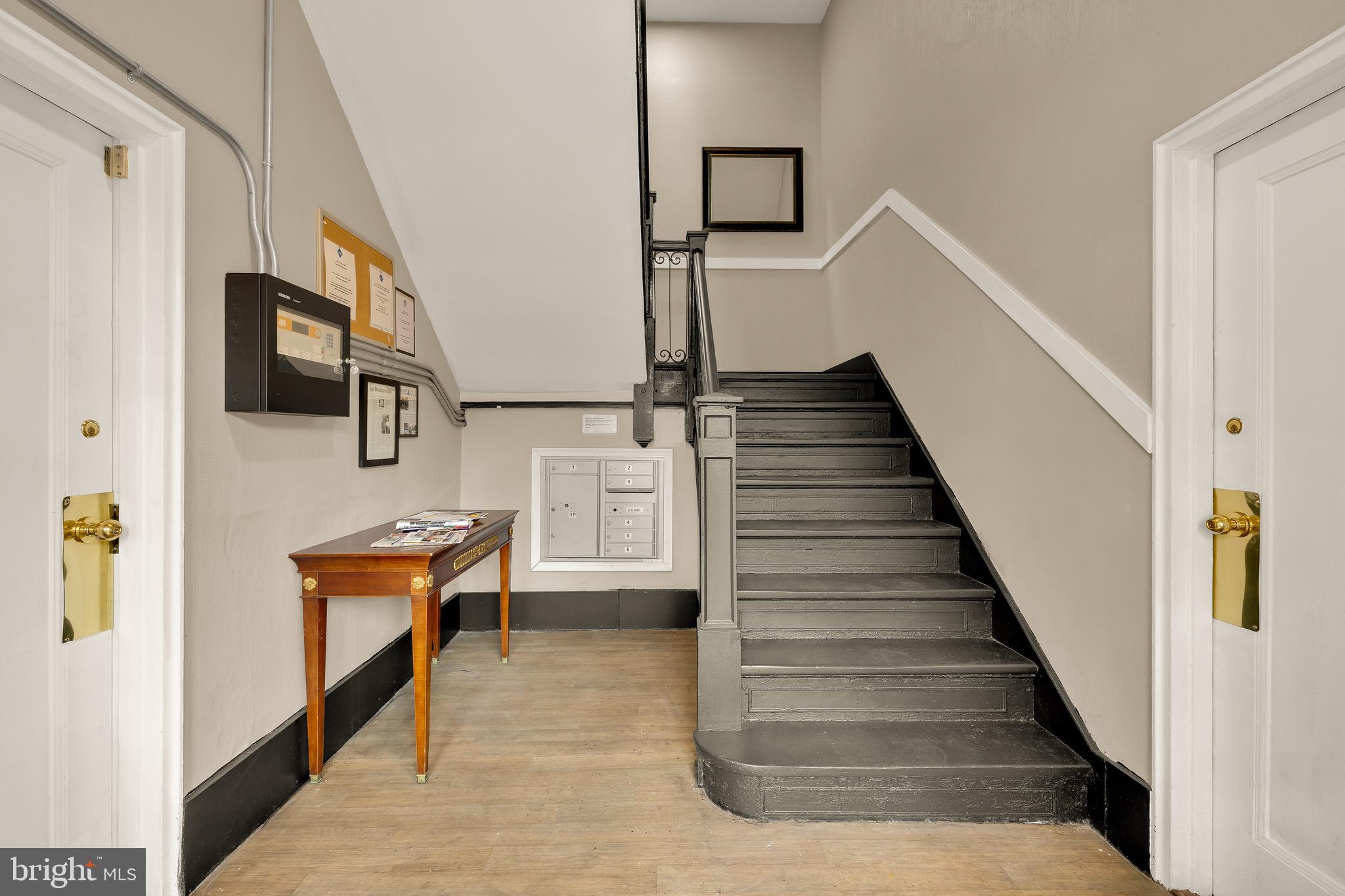 CAPITOL HILL - Residential Income