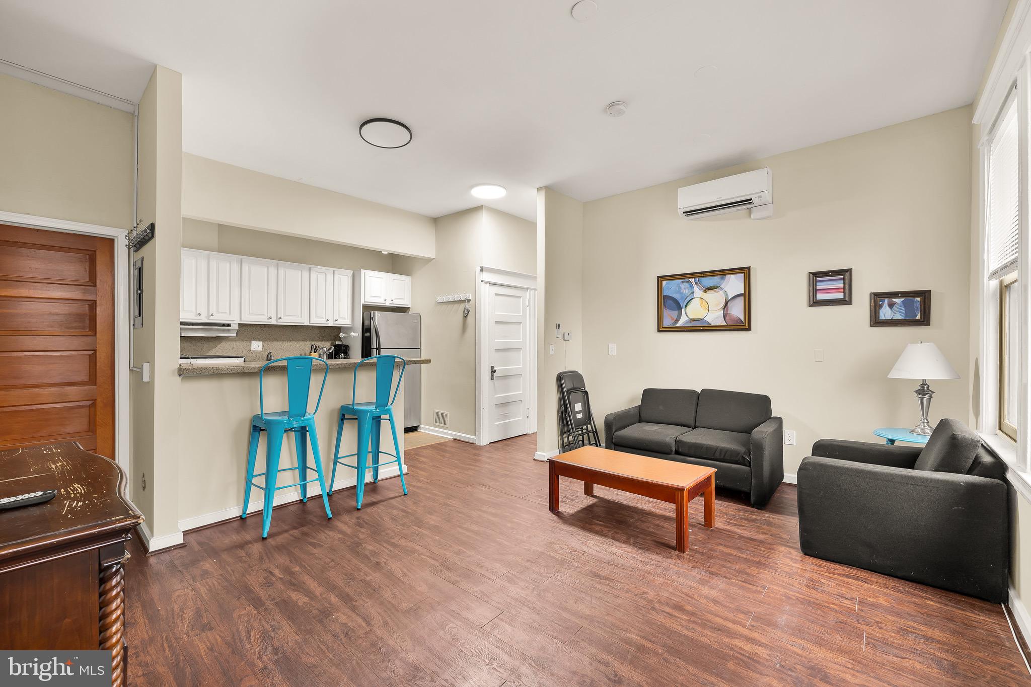 CAPITOL HILL - Residential Income