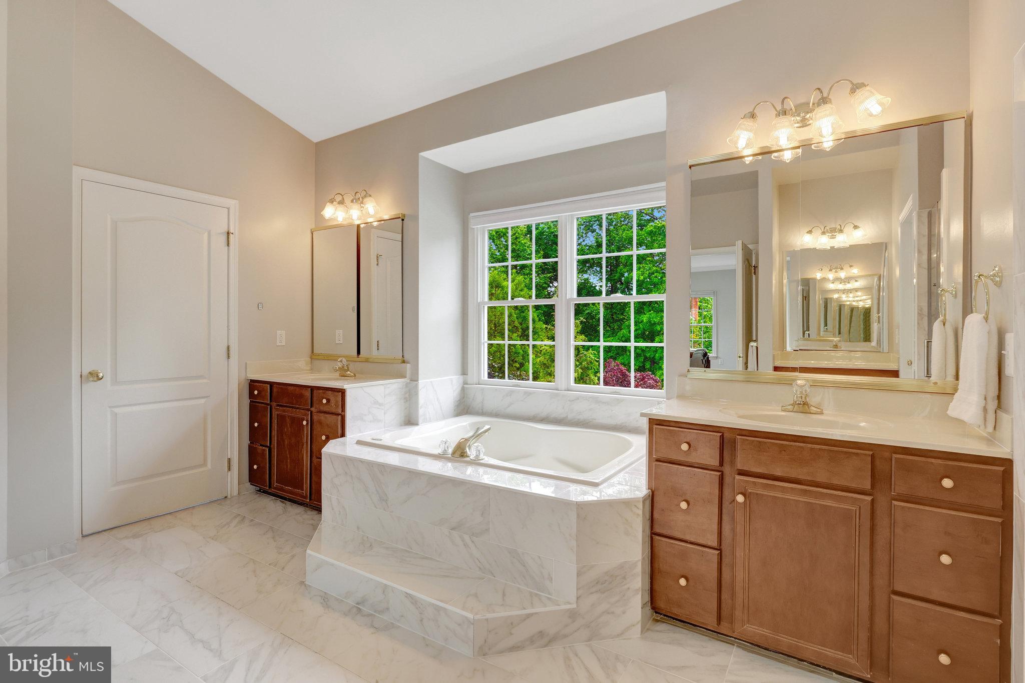 BELMONT COUNTRY CLUB - Residential