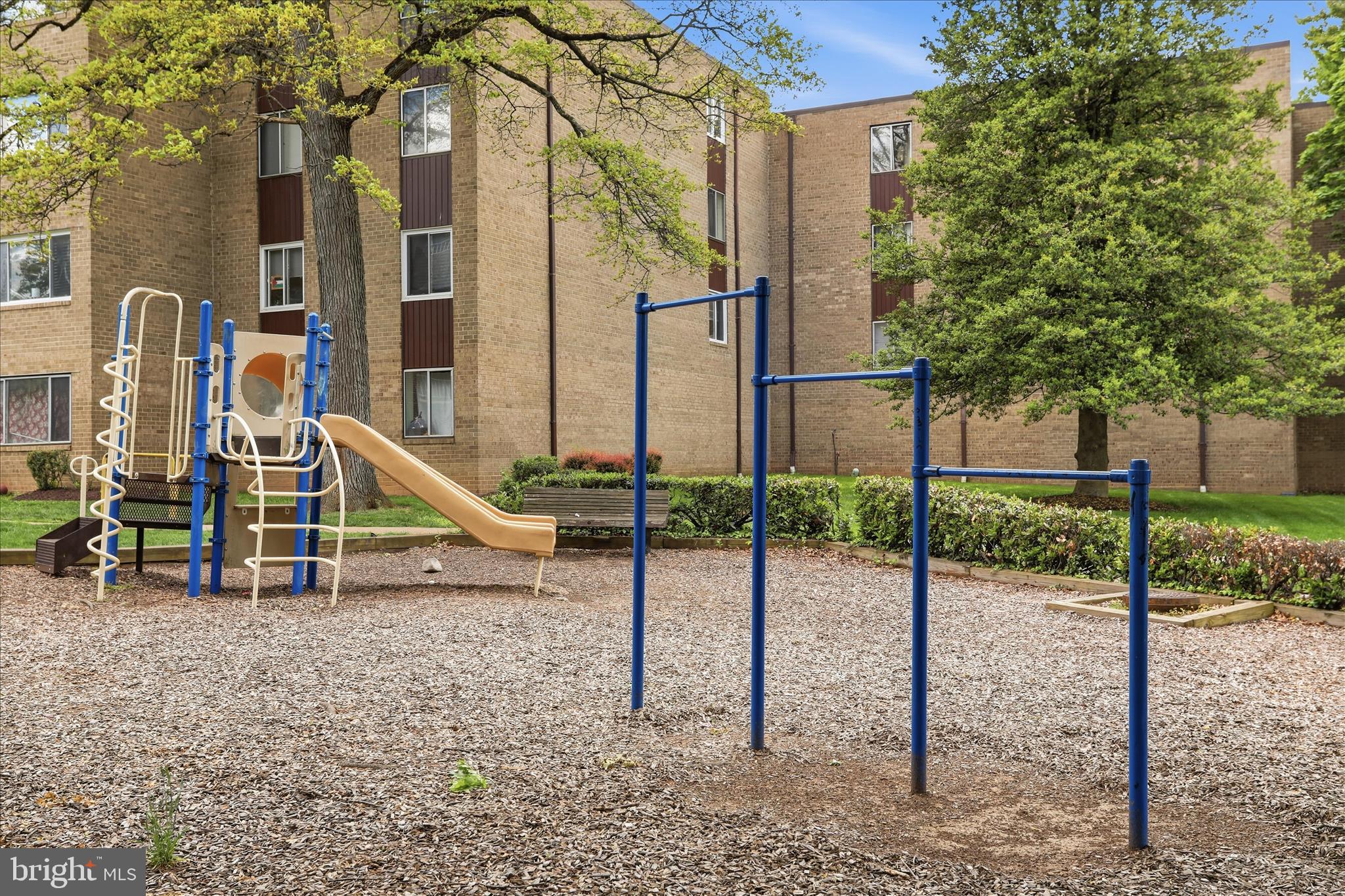 VILLA RIDGE CONDOMINIUM - Residential