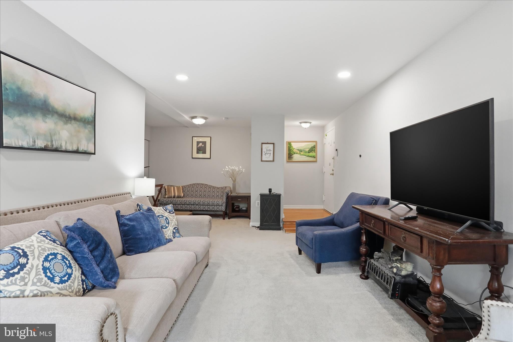VILLA RIDGE CONDOMINIUM - Residential