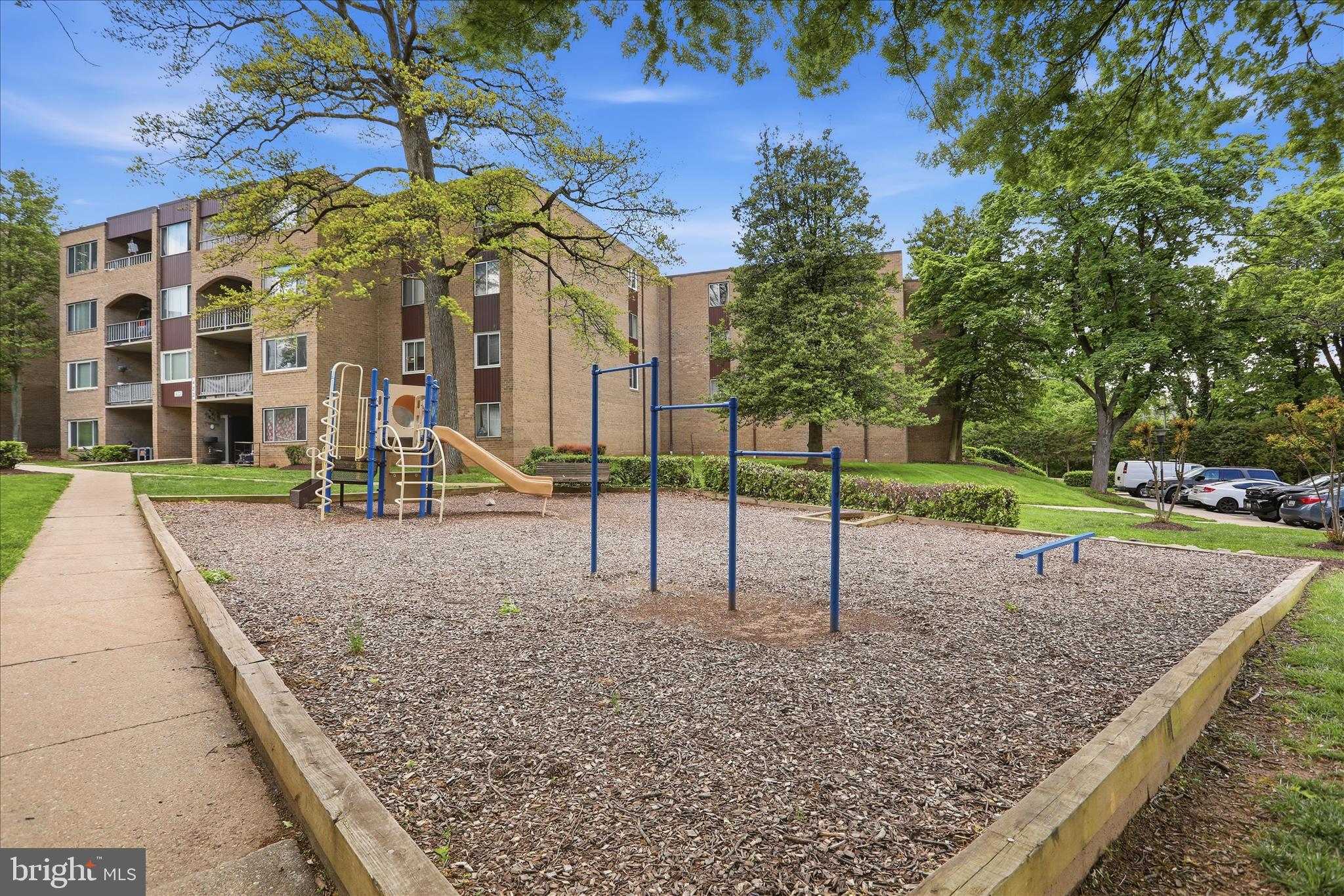 VILLA RIDGE CONDOMINIUM - Residential