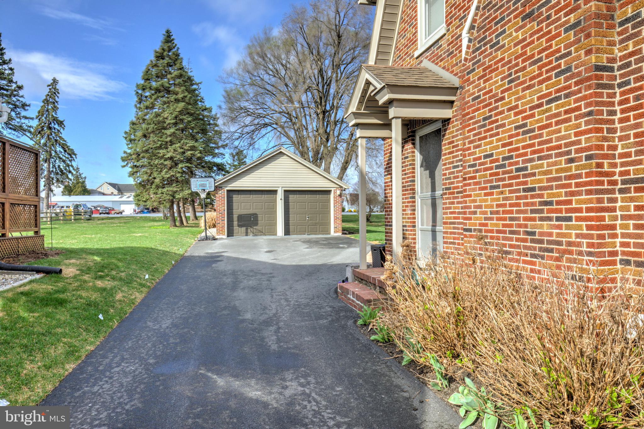 NEW HOLLAND BOROUGH - Residential