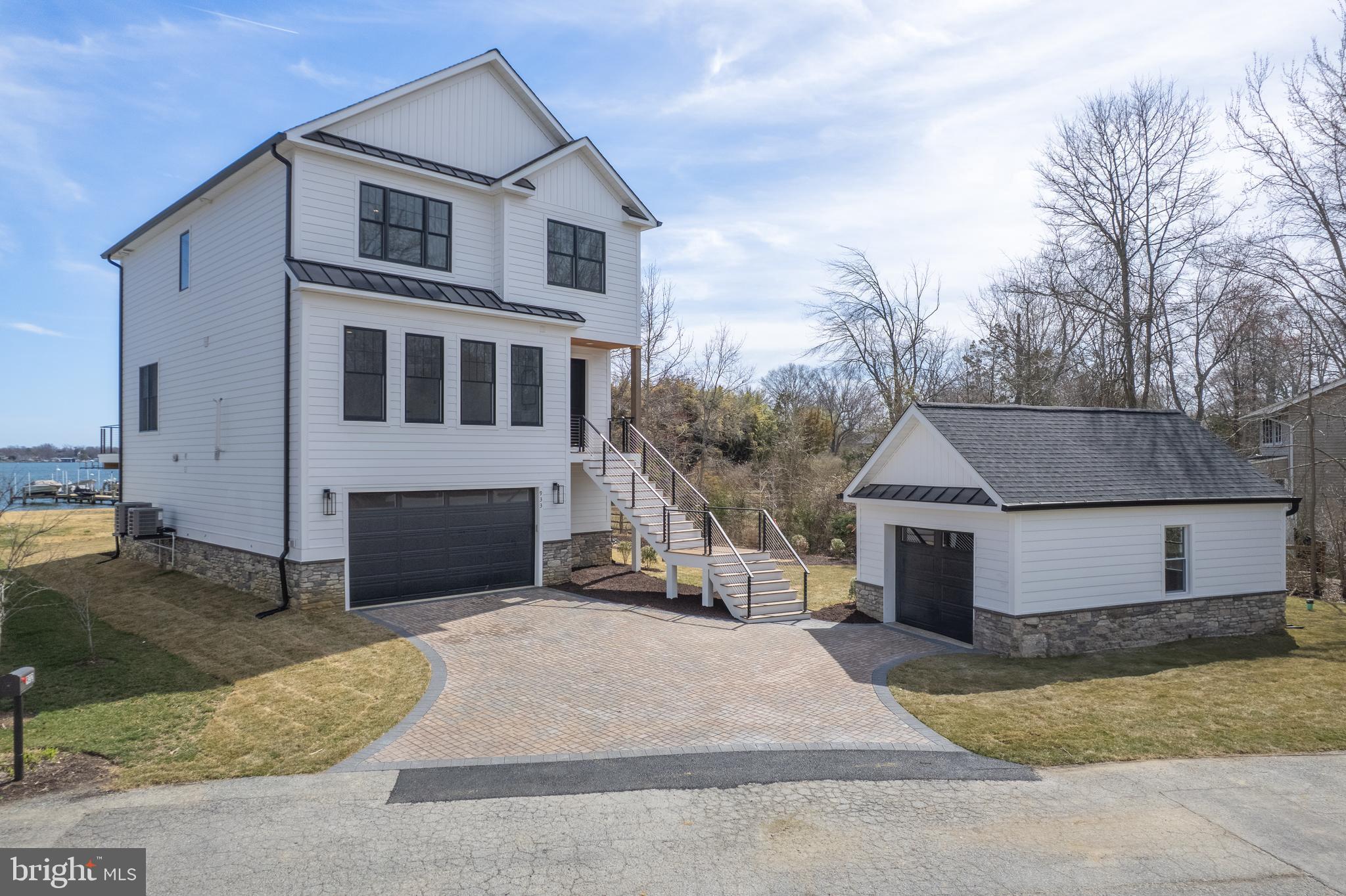 SELBY ON THE BAY - Residential