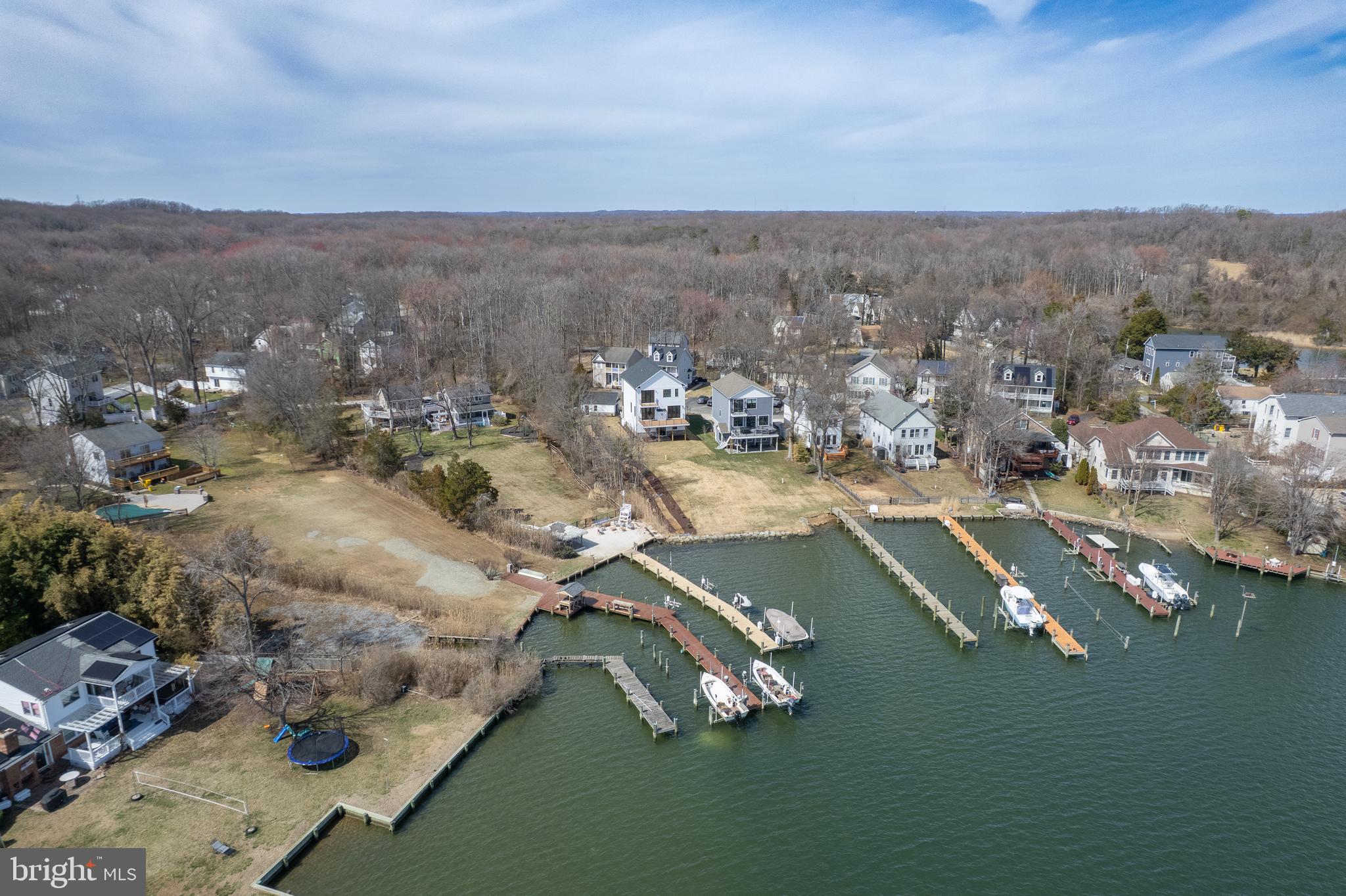 SELBY ON THE BAY - Residential