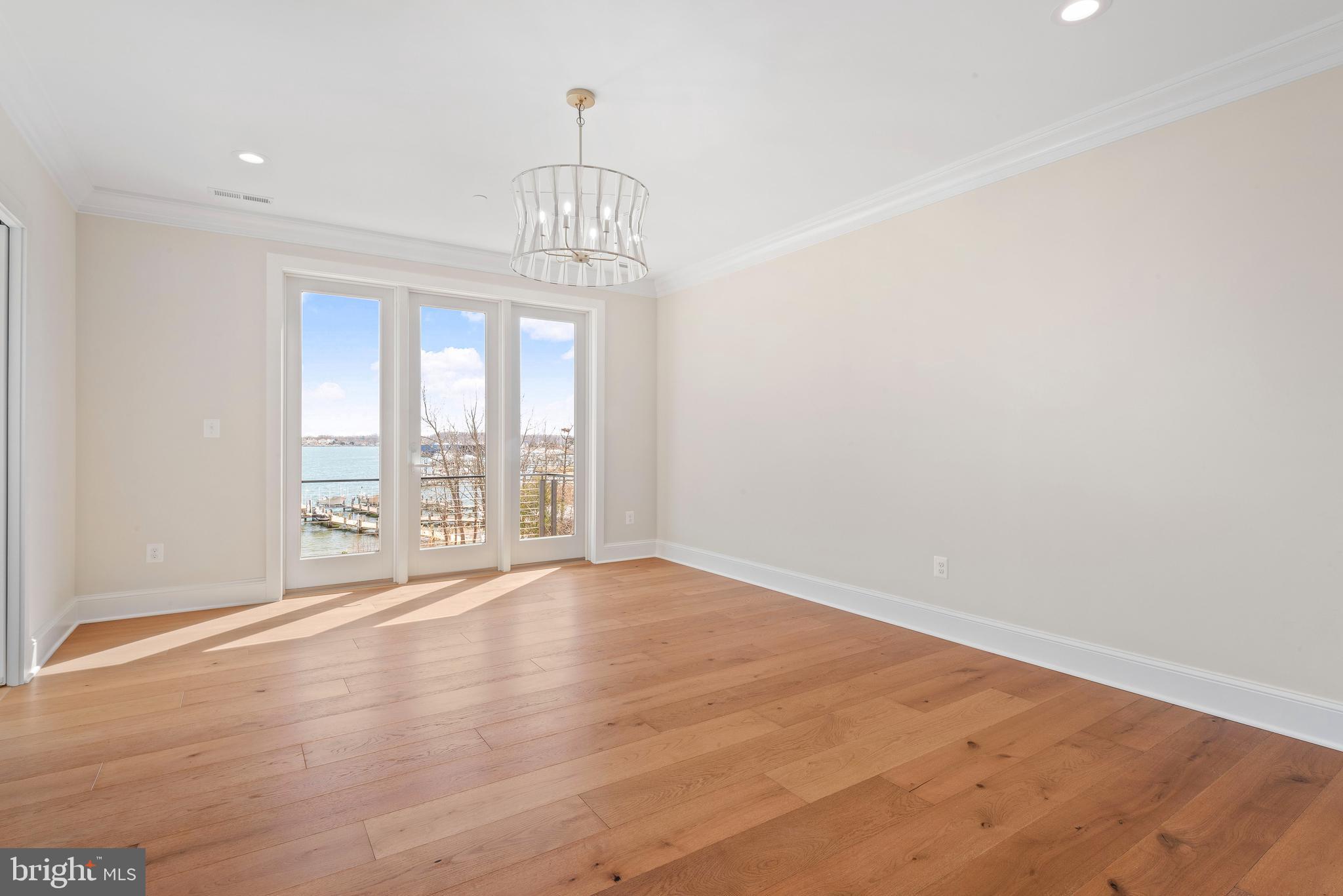 SELBY ON THE BAY - Residential