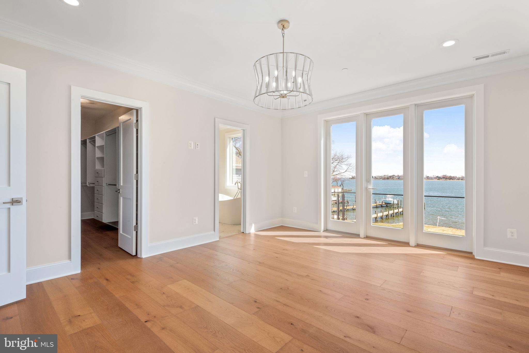 SELBY ON THE BAY - Residential