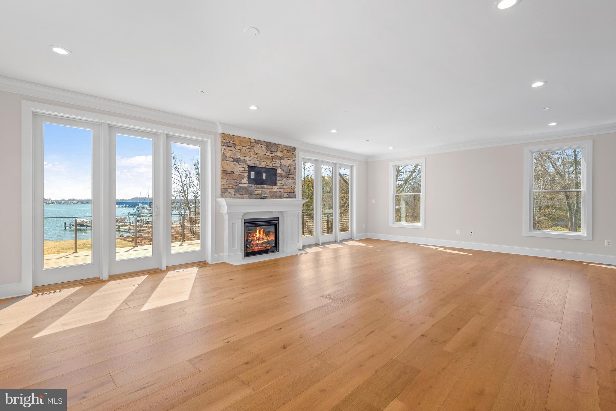 SELBY ON THE BAY - Residential