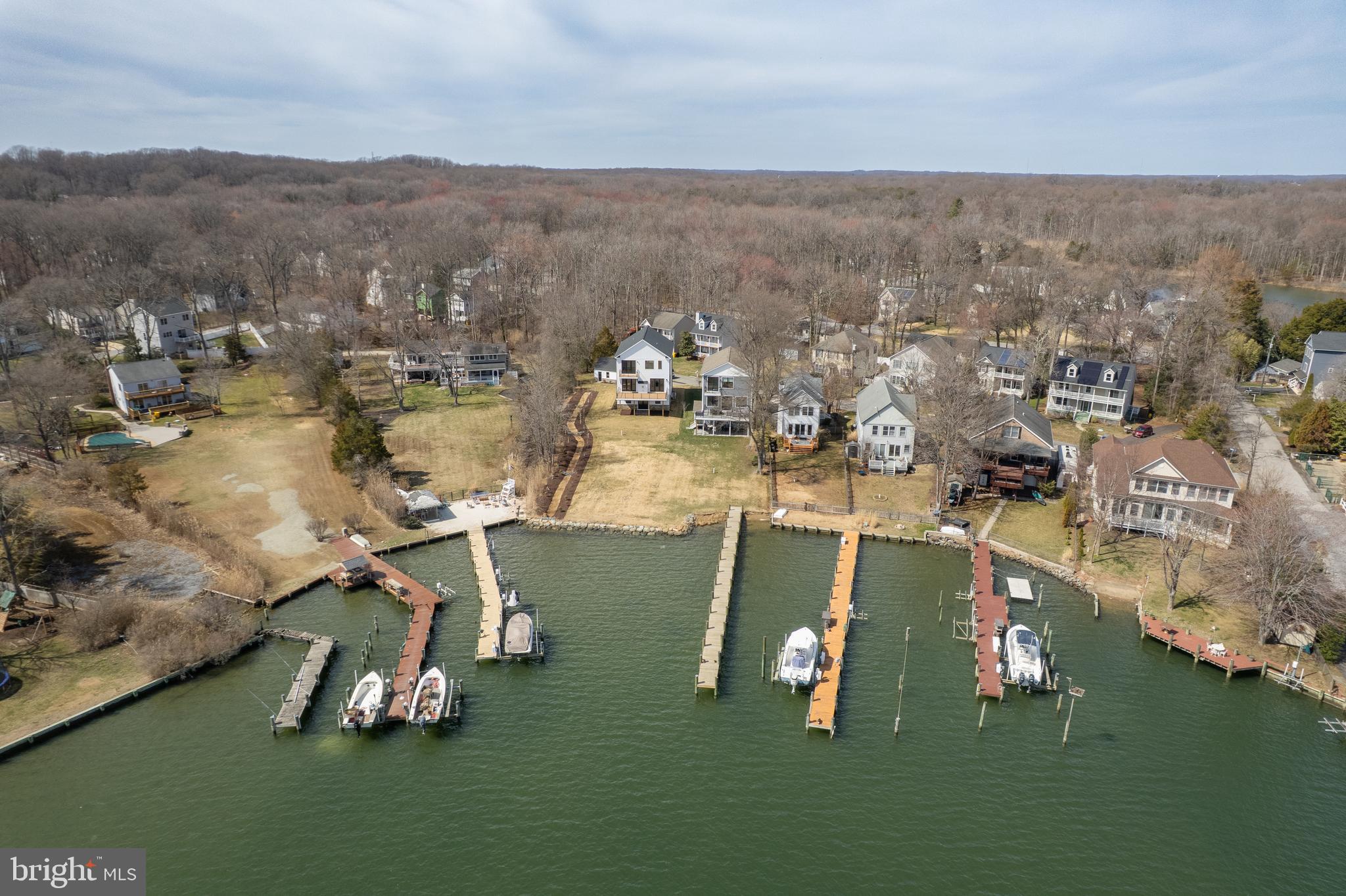 SELBY ON THE BAY - Residential