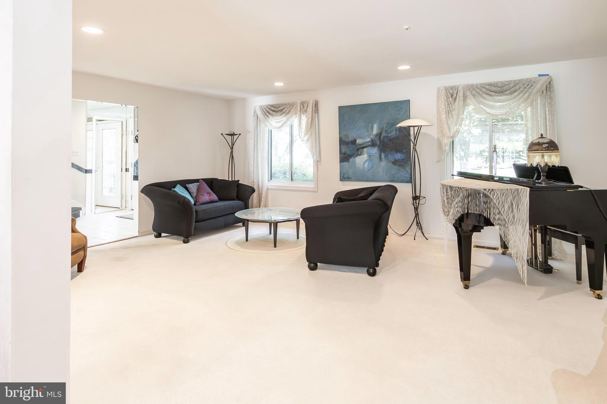 HAMPTONTOWNE - Residential