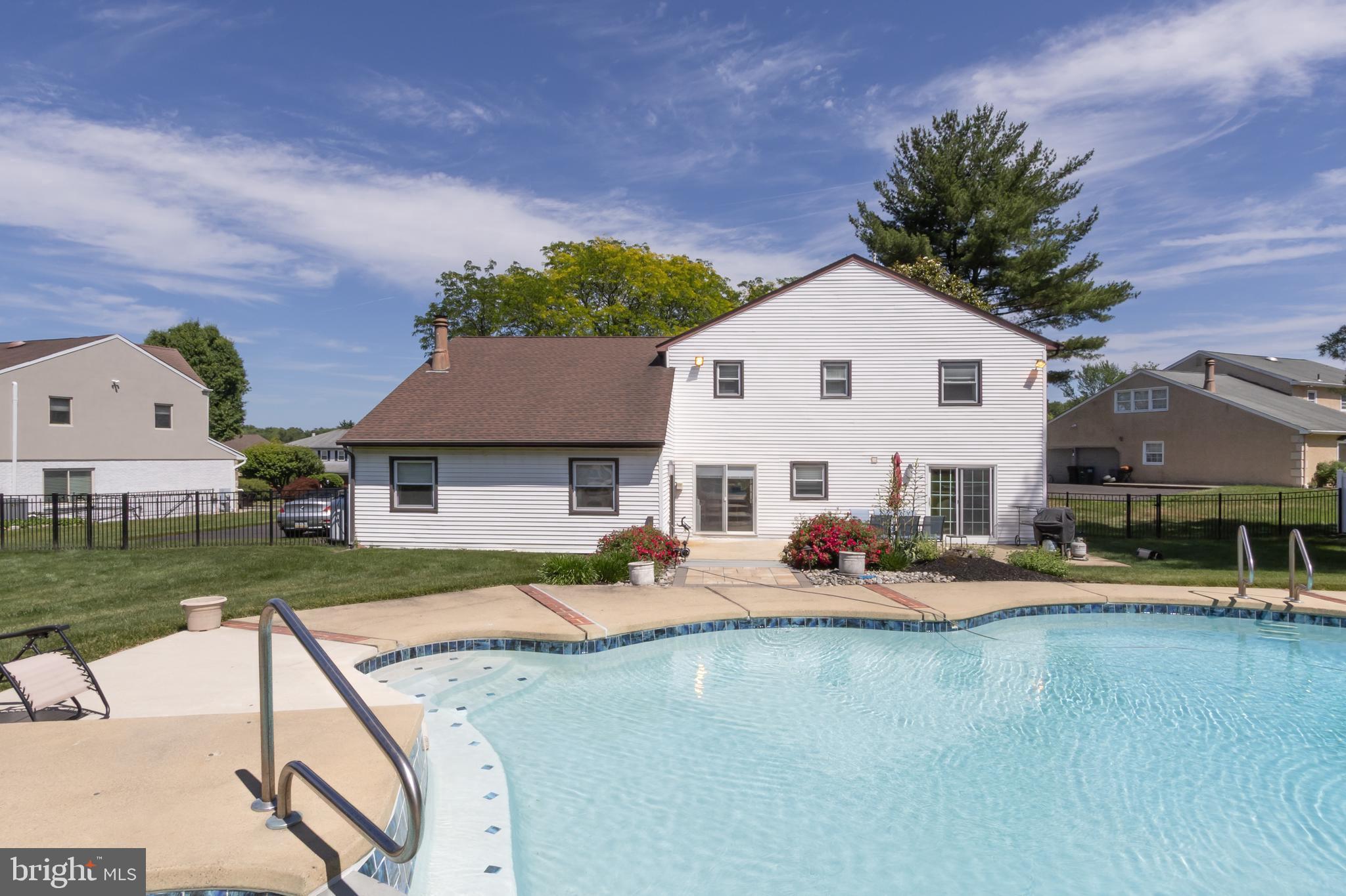 HAMPTONTOWNE - Residential