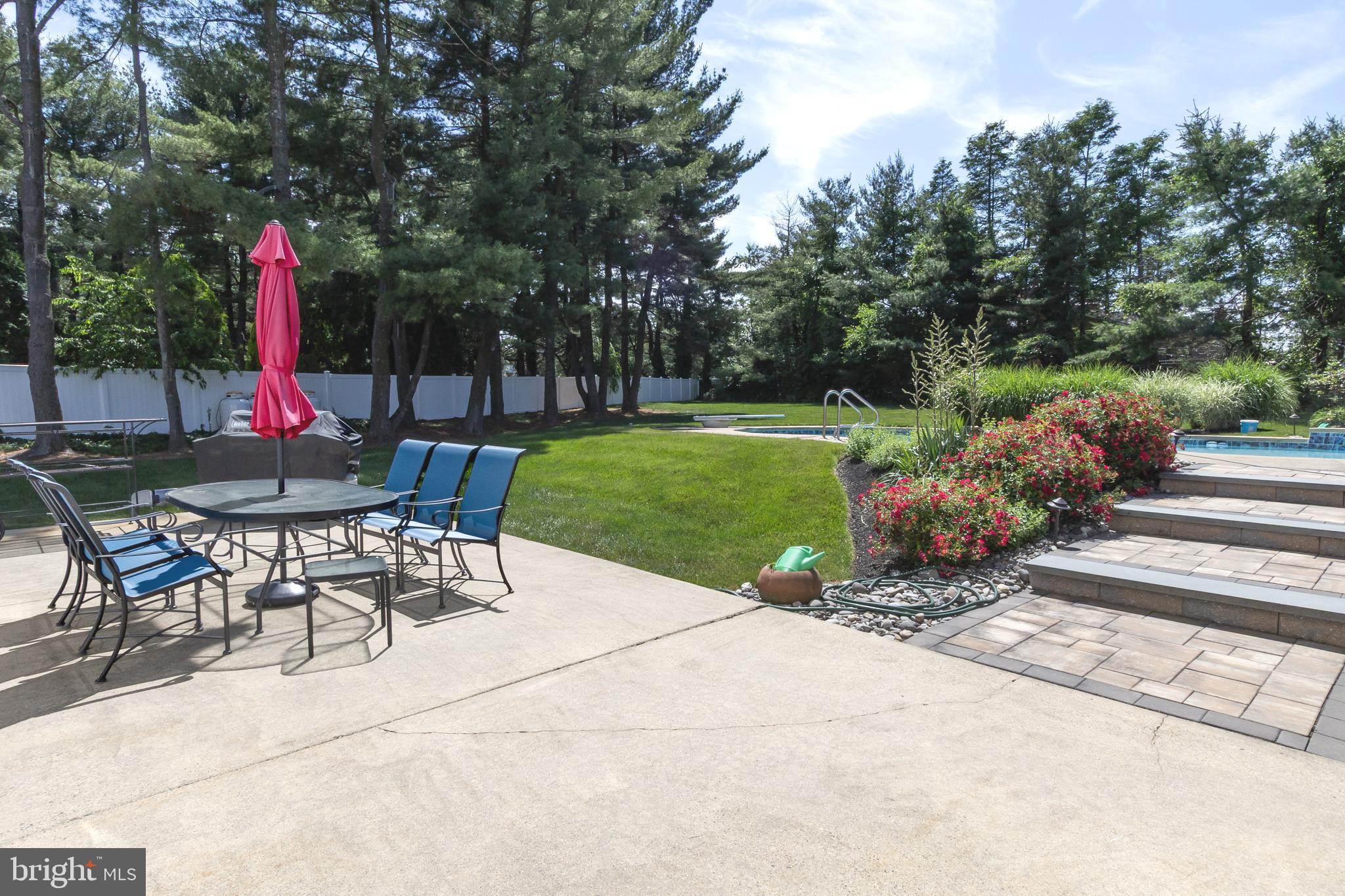 HAMPTONTOWNE - Residential
