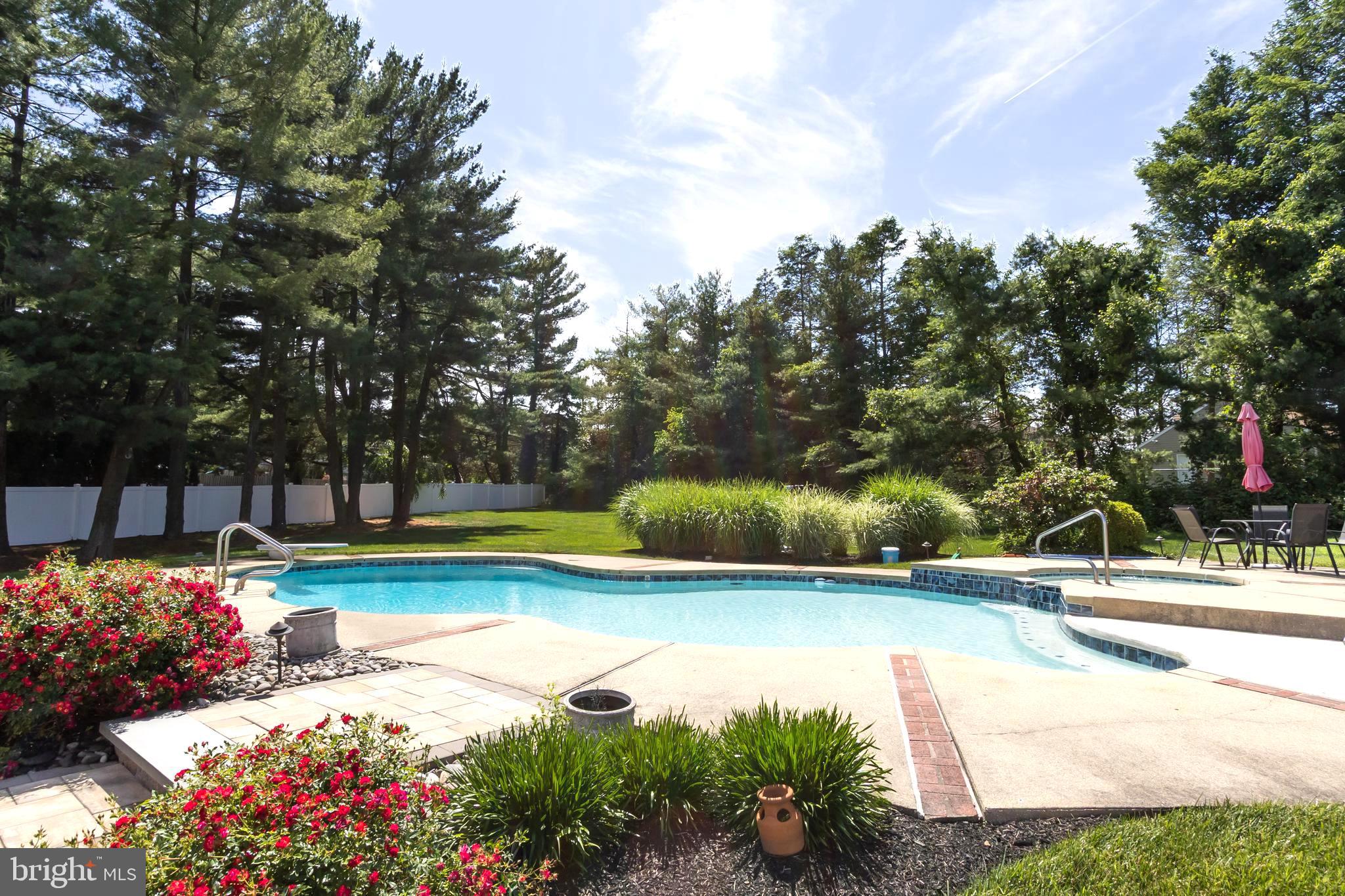 HAMPTONTOWNE - Residential