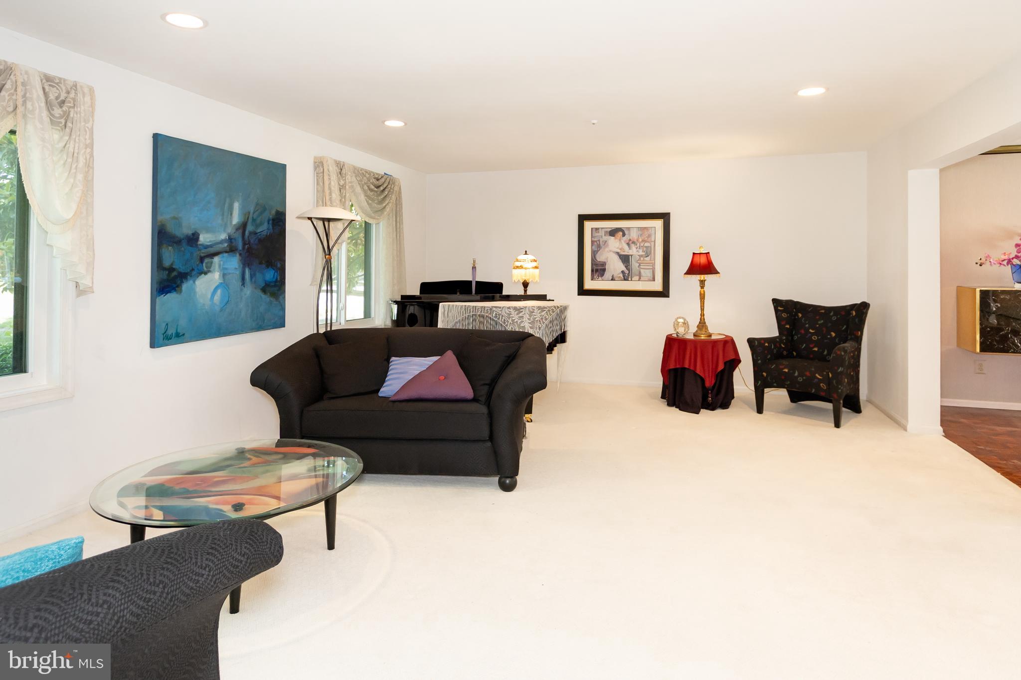 HAMPTONTOWNE - Residential