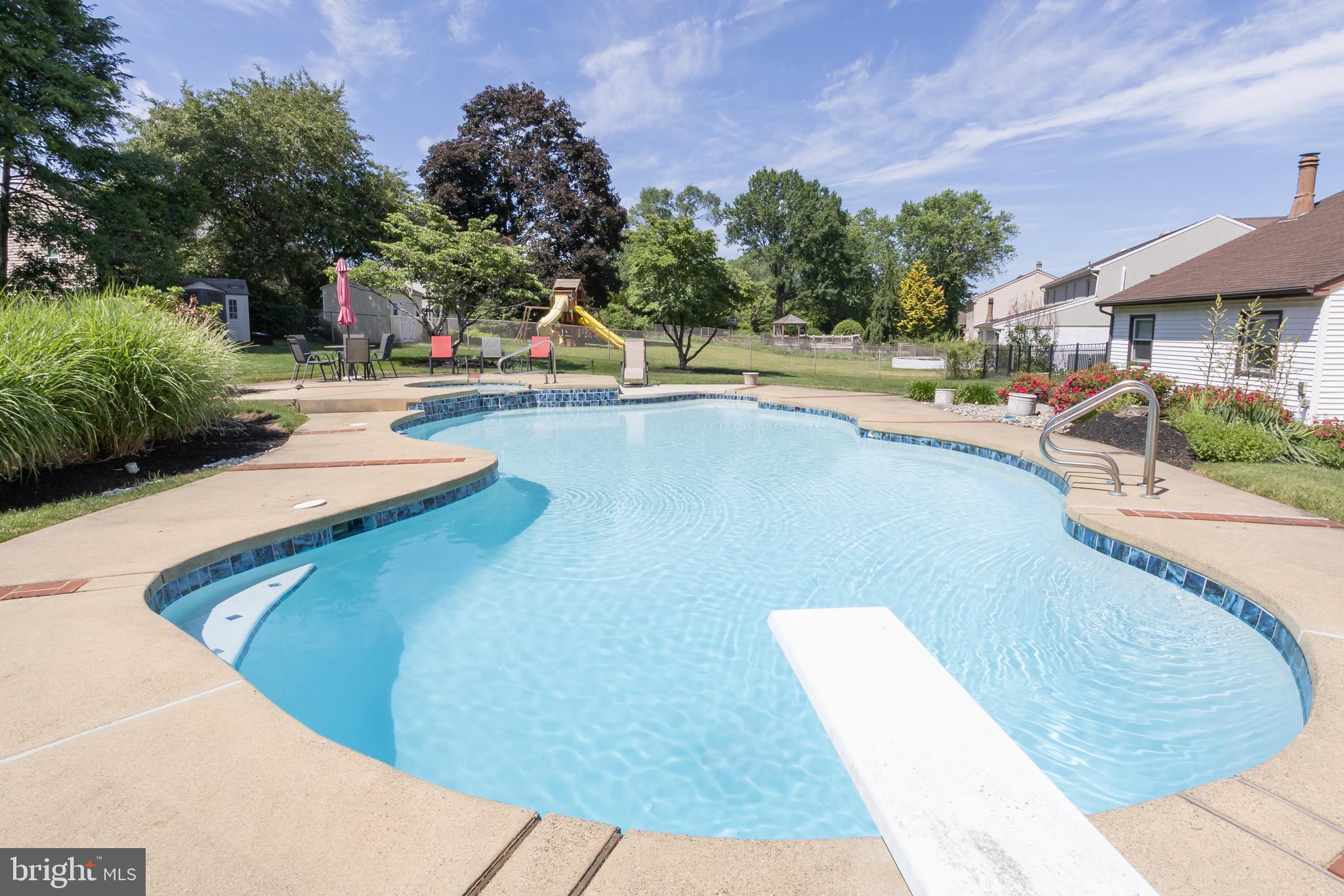 HAMPTONTOWNE - Residential