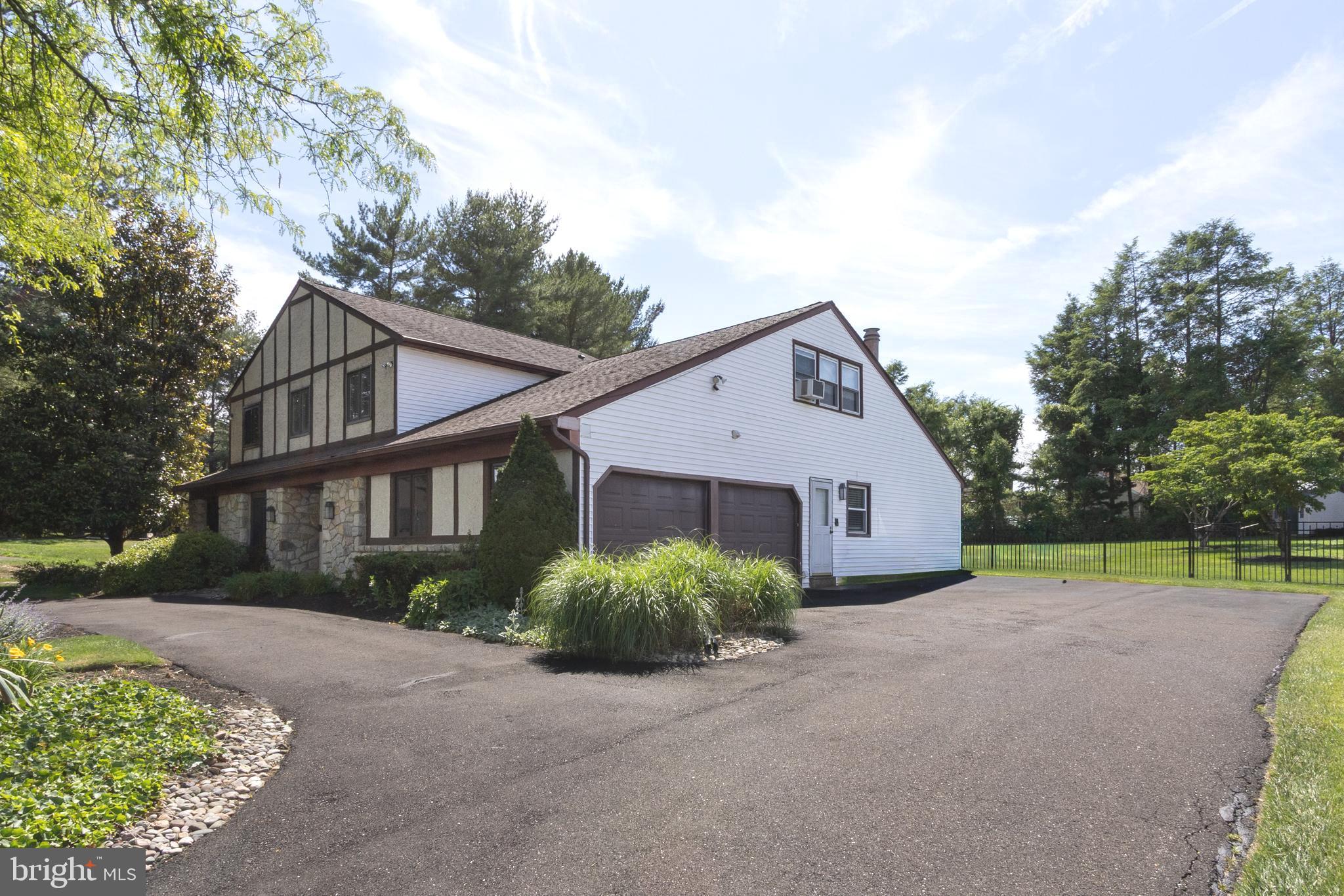HAMPTONTOWNE - Residential