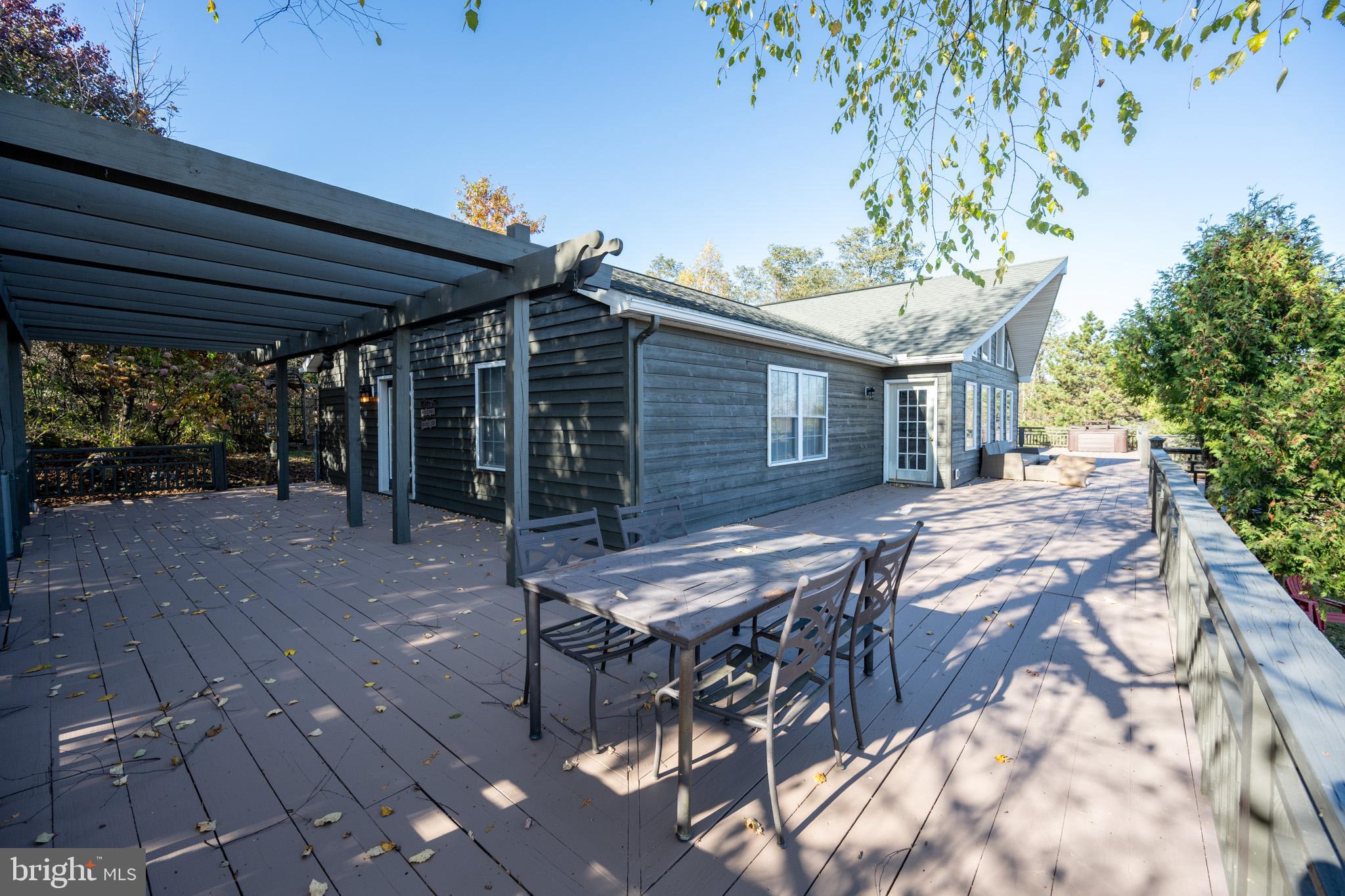 CHESTNUT GROVE - Residential