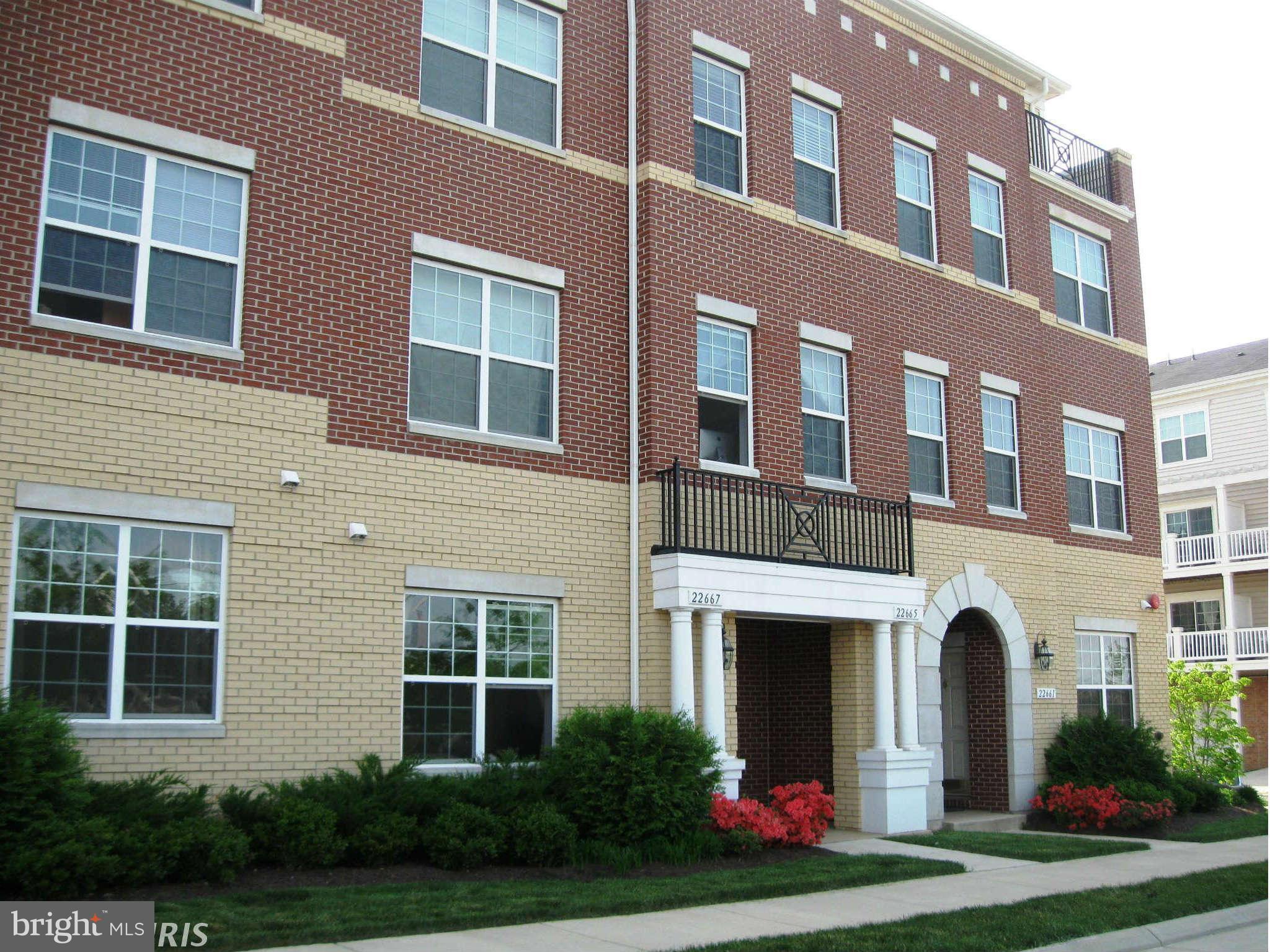 SPACIOUS TWO LEVEL TOWNHOME CONDO*2700+ FINISHED SQ FT*GOURMET KITCHEN WITH GRANITE & STAINLESS APPLIANCES*BREAKFAST AREA OPENS TO BALCONY*HARDWOOD IN LIVING, DINING & DEN*LARGE MASTER SUITE WITH PRIVATE DECK*LUXURY BATH WITH SEPARATE TUB & SHOWER*ONE CAR GARAGE*HIGH SPEED INTERNET & CABLE TV INCLUDED*ACROSS STREET FROM CLUBHOUSE & POOL*WALKING DISTANCE TO BRAMBLETON TOWN CENTER*PETS CASE BY CASE*