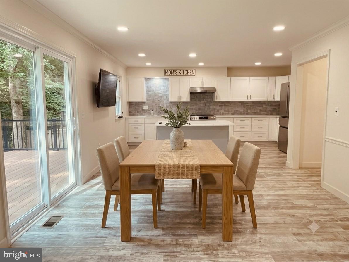 SANDY SPRING VILLAGE - Residential