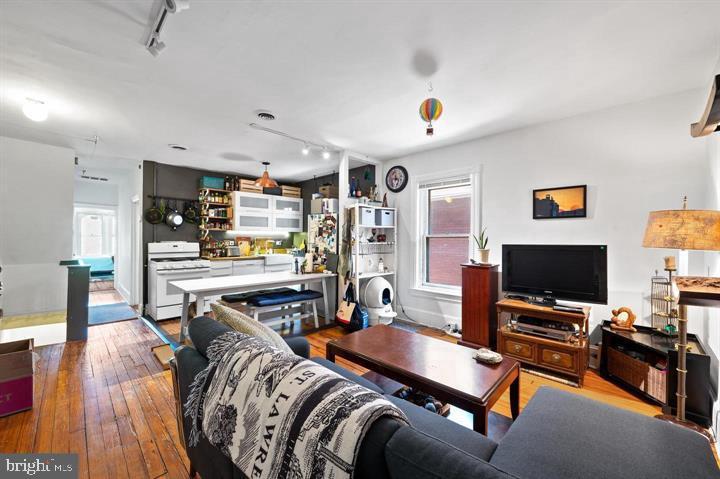 WEST PHILADELPHIA - Commercial Sale
