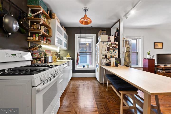WEST PHILADELPHIA - Commercial Sale